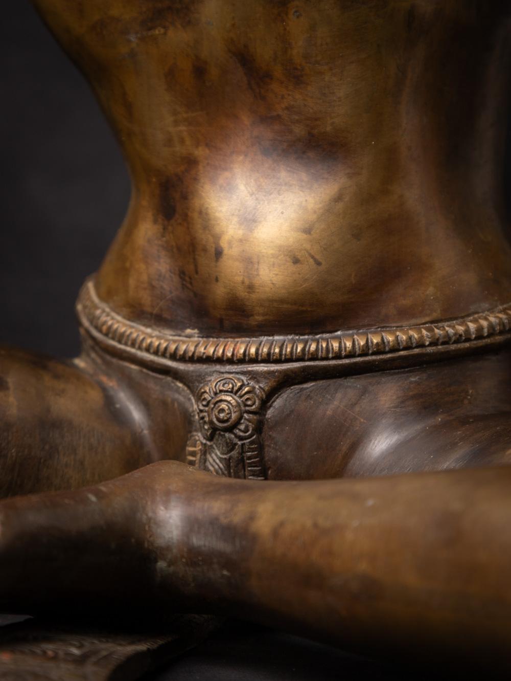 Old Bronze Nepali Parvati-Statue aus Nepal aus Nepal im Angebot 9