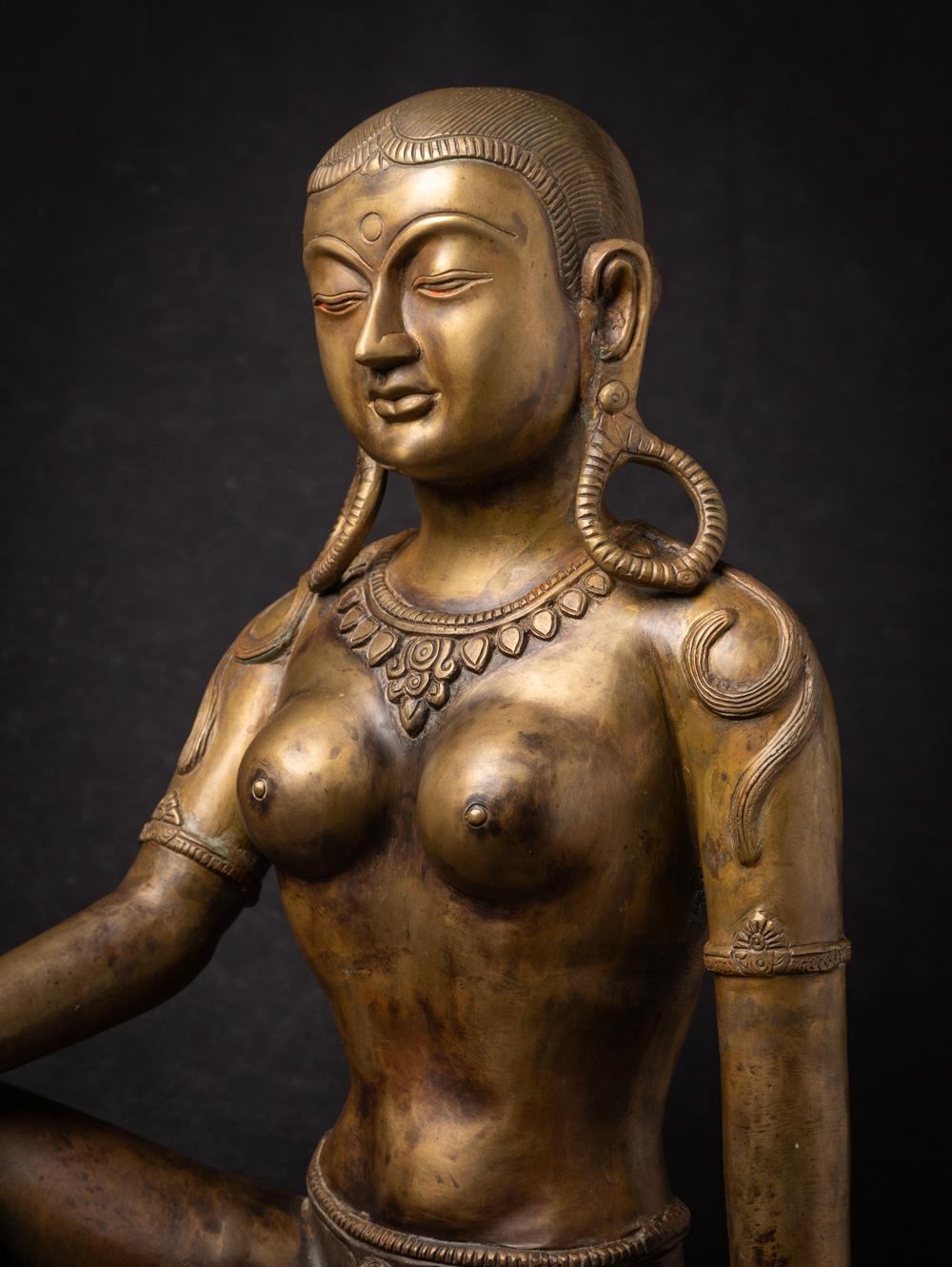 Old Bronze Nepali Parvati-Statue aus Nepal aus Nepal im Zustand „Gut“ im Angebot in DEVENTER, NL