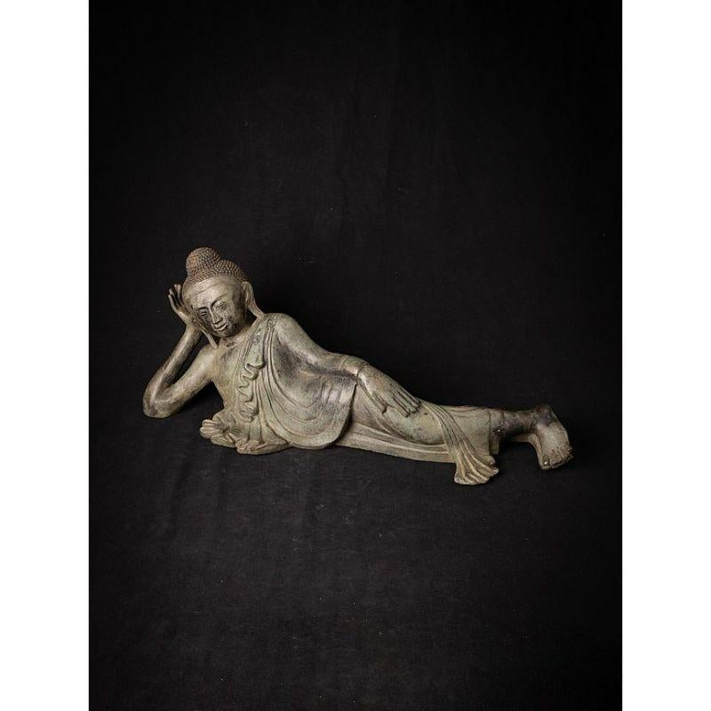 Ancienne statue de Bouddha couché en bronze de Birmanie 1