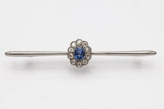 Old brooch with cluster sapphire and 0.50ct old cut diamonds, early 20th century