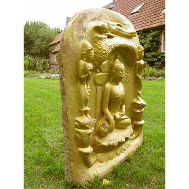 Material: Zandstone
Material: wood
87 cm high 
70 cm wide
13 cm thick
Originating from Burma
Early 20th century.
 