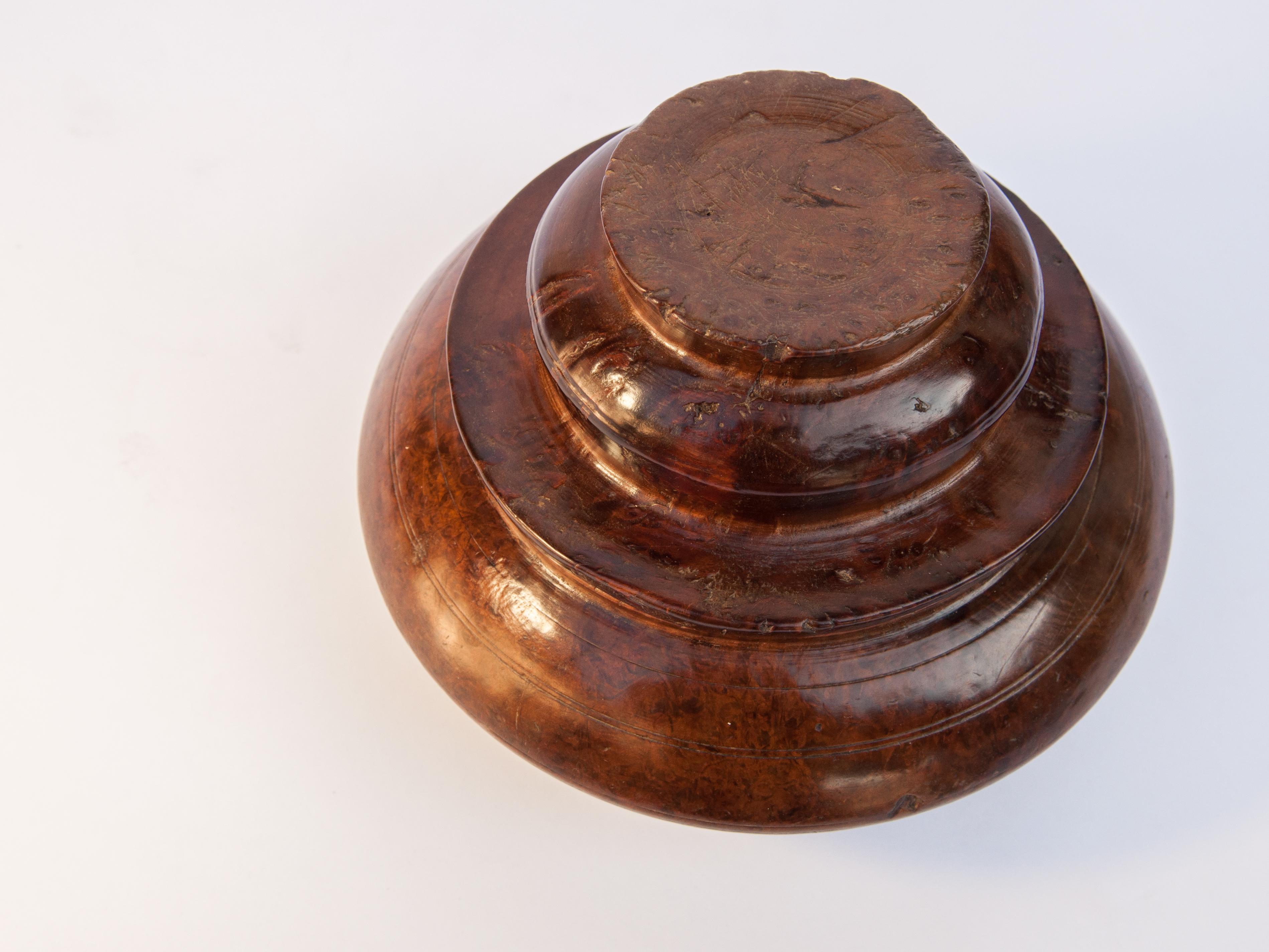 Hand-Crafted Old Burl Wood Tsampa Container with Lid, Tibet, Mid-20th Century