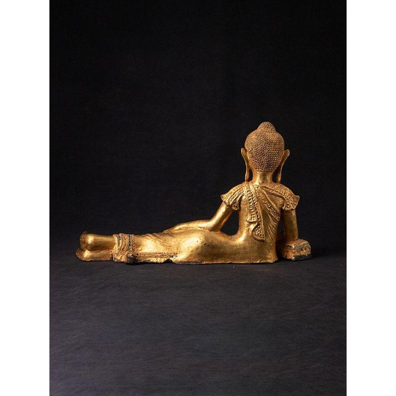 Old Burmese Reclining Buddha Statue from Burma In Good Condition For Sale In DEVENTER, NL
