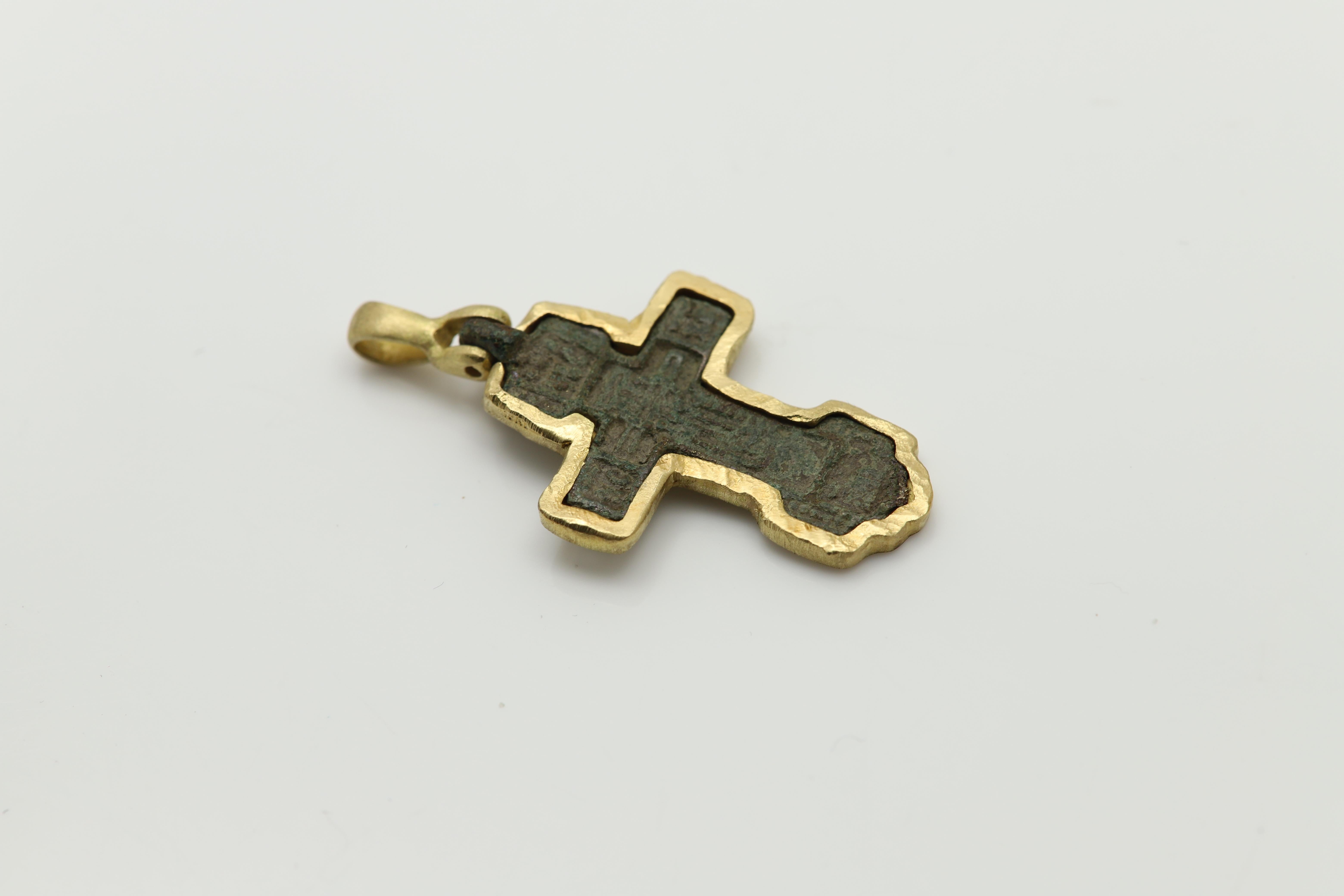 Croce bizantina antica Croce romana antica Hand Made in oro 18 carati in vendita 4
