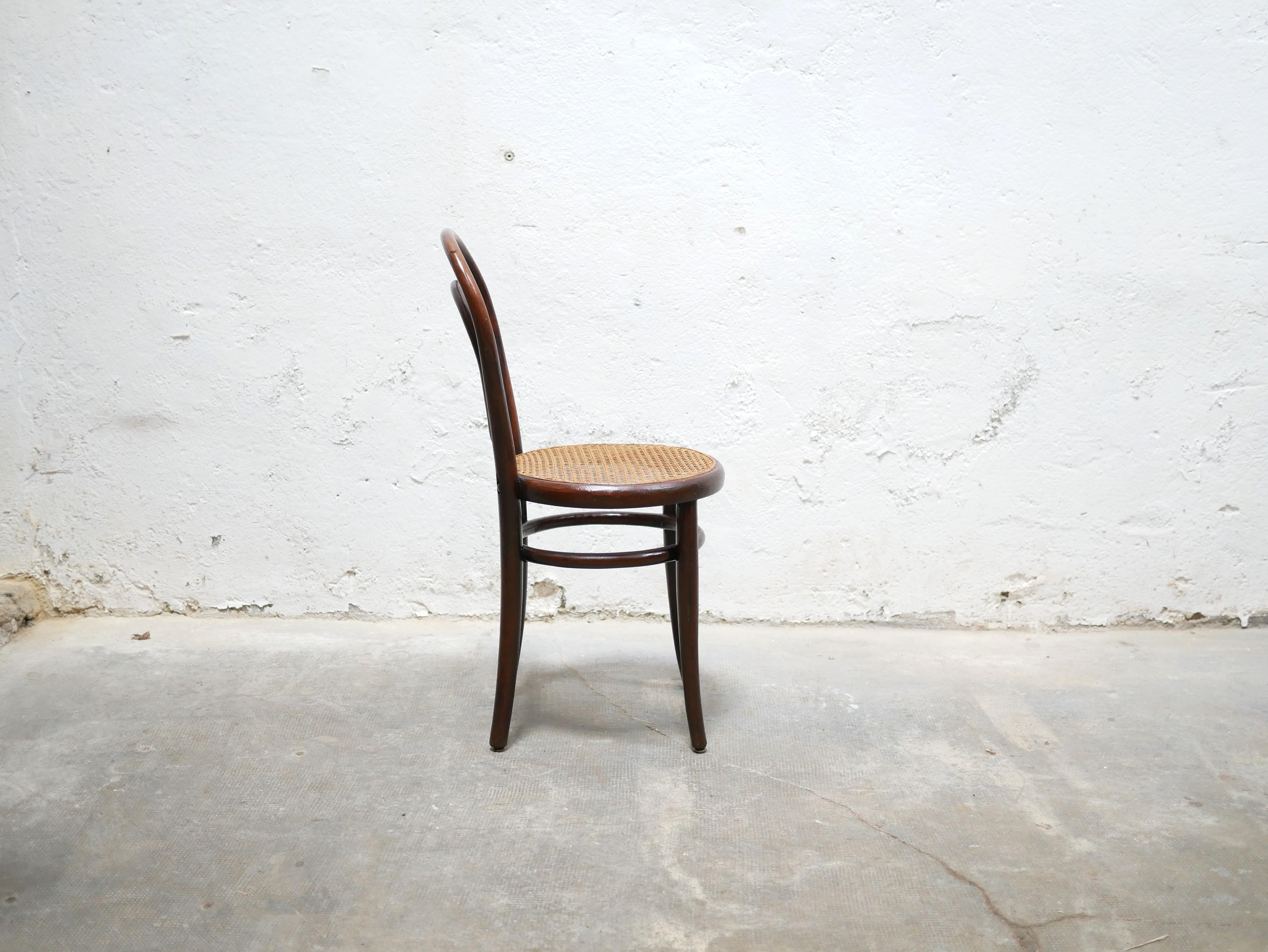 Old cane bistro chair by Thonet editions In Good Condition In AIGNAN, FR