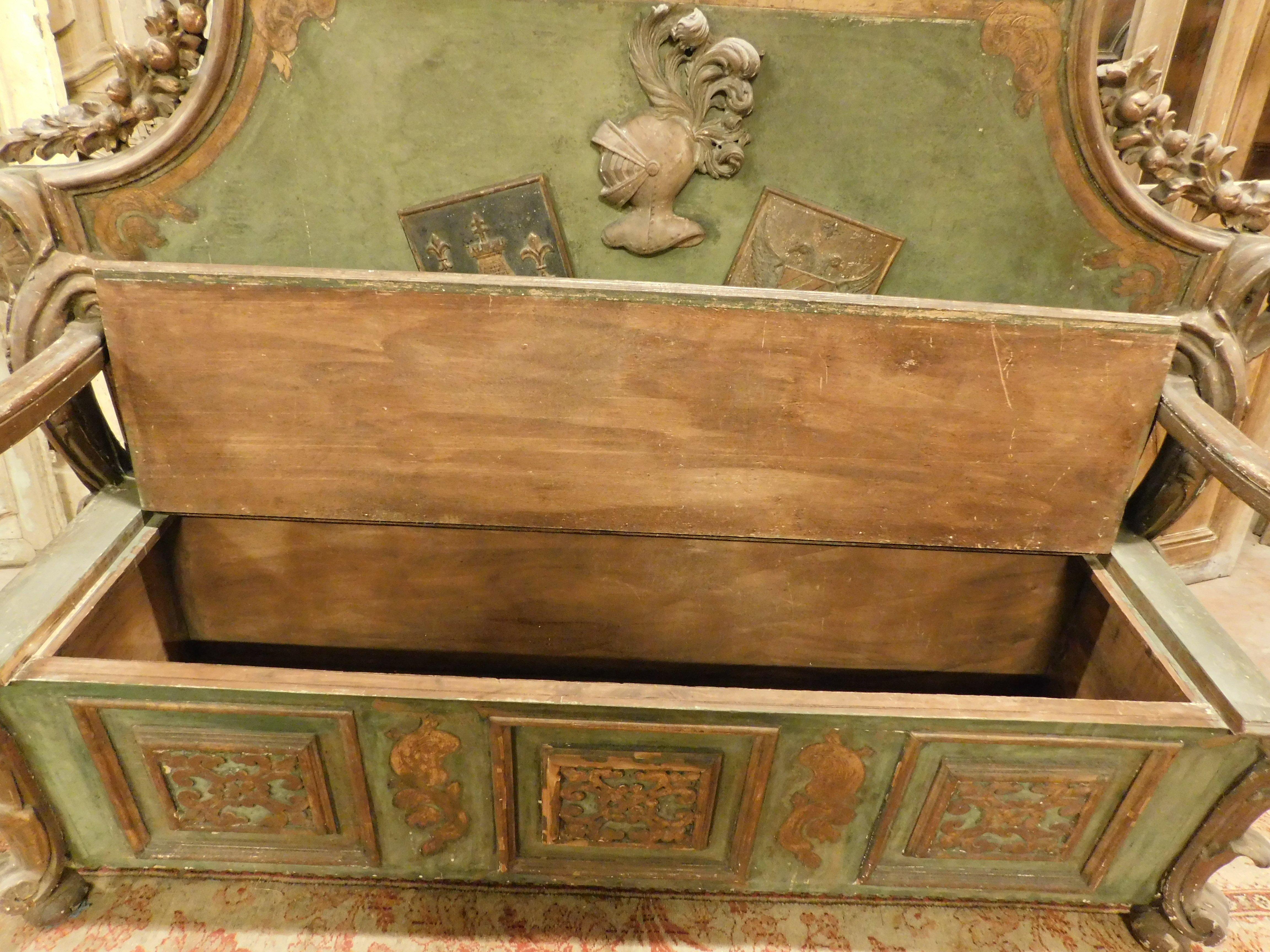 old Carved and lacquered chest, heraldic symbols and coats of arms, Italy For Sale 2