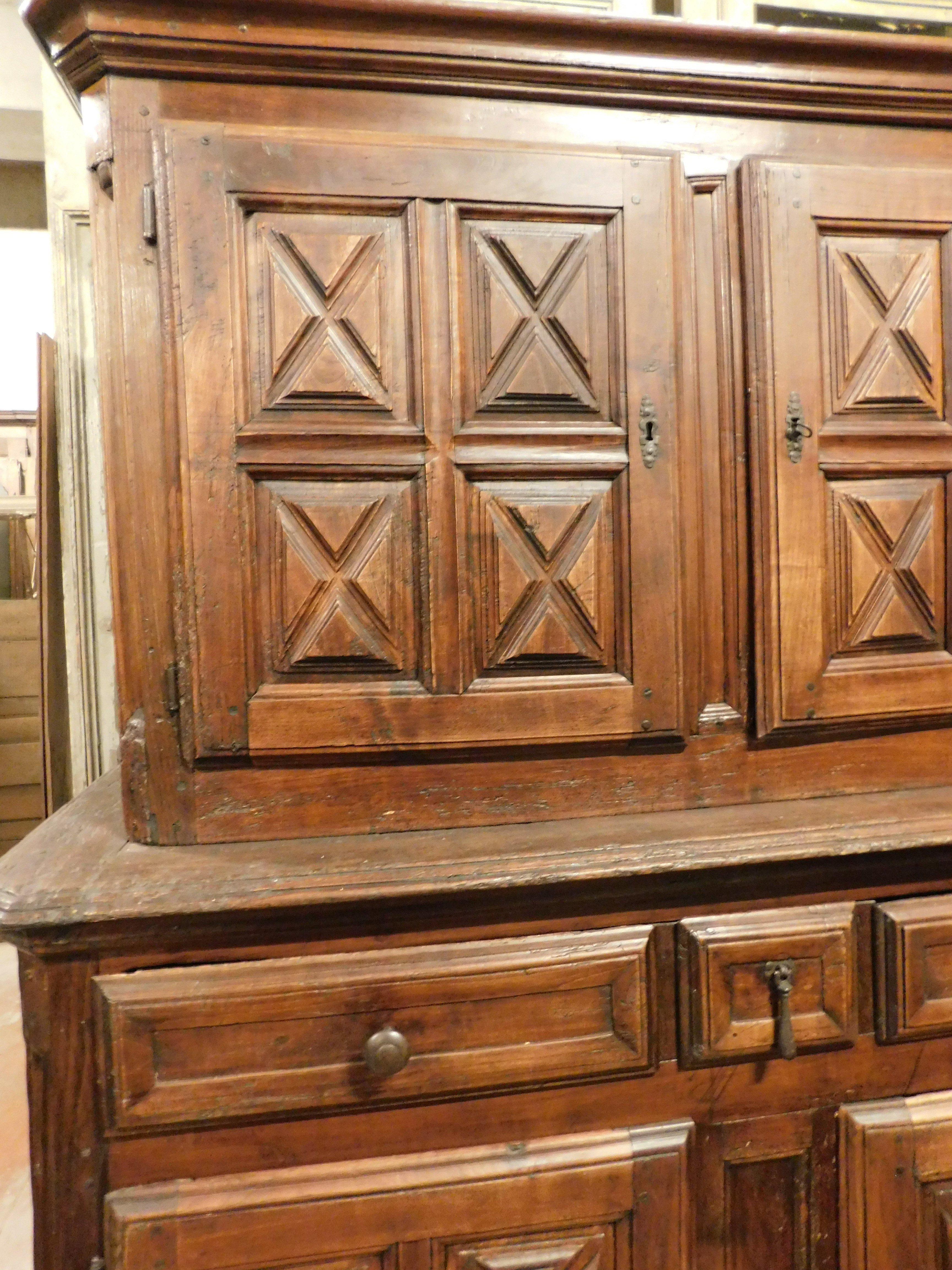 Old carved double-body cherry cabinet, Italy In Good Condition For Sale In Cuneo, Italy (CN)