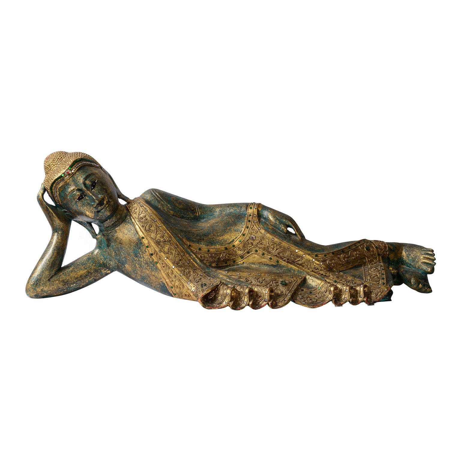 Ancienne sculpture de Bouddha couché en bois sculpté et doré en vente 7