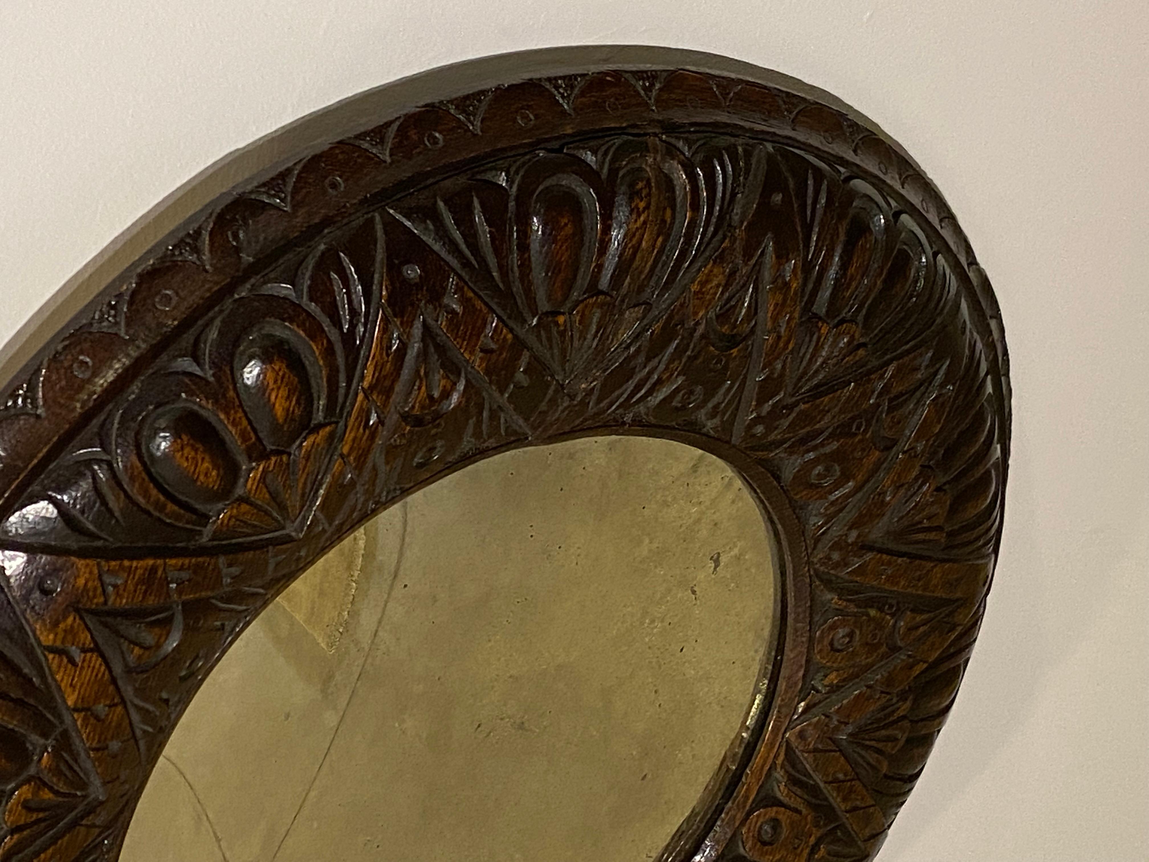 Old Carved Round Oak Convex Mirror from England In Good Condition For Sale In North Salem, NY