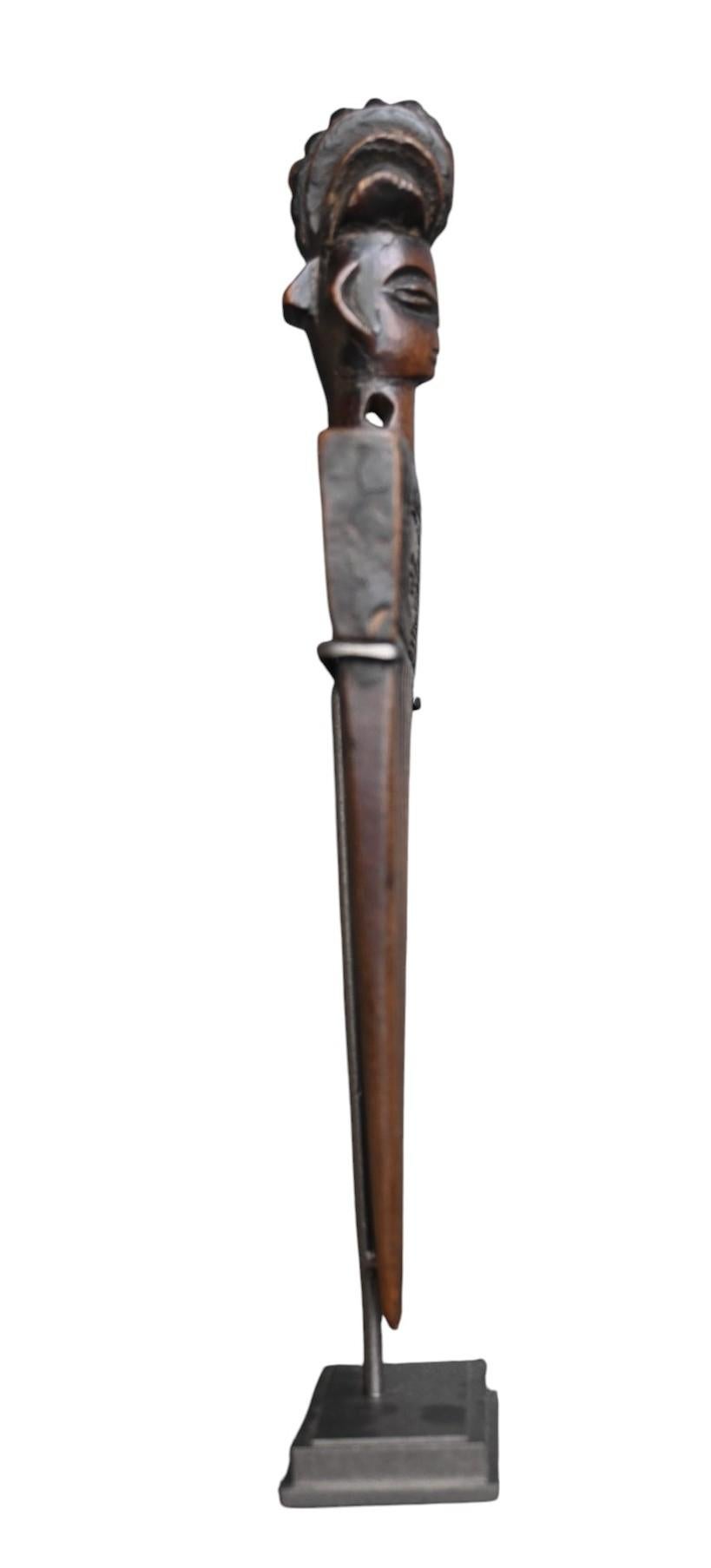Antiguo peine de madera tallada de la tribu Chokwe/Lwena , principios de 1900 Tribal en venta