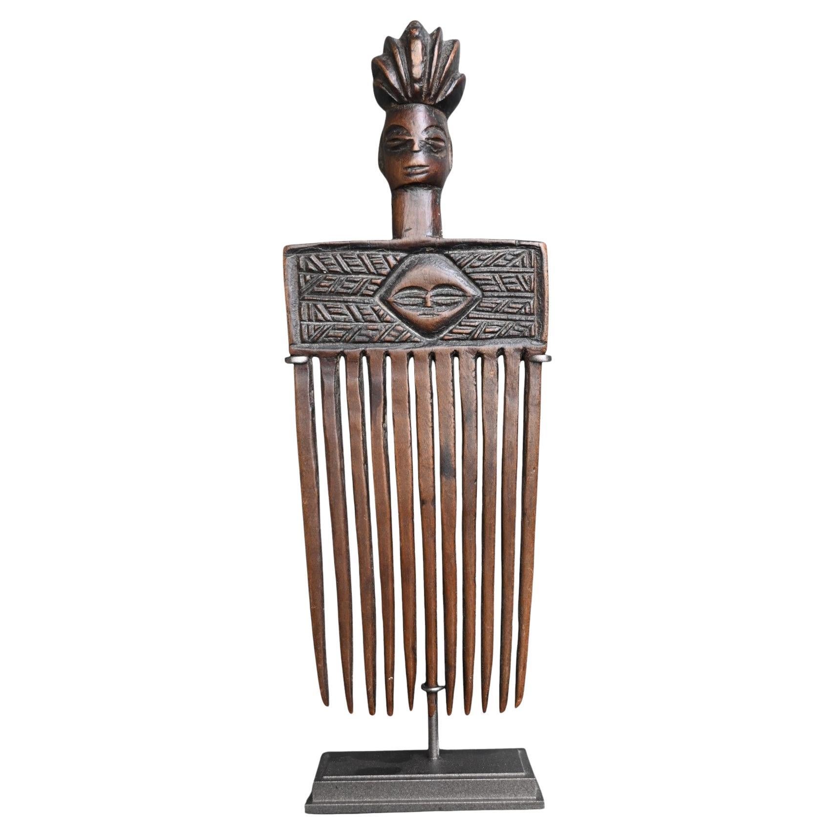 Antiguo peine de madera tallada de la tribu Chokwe/Lwena , principios de 1900 en venta