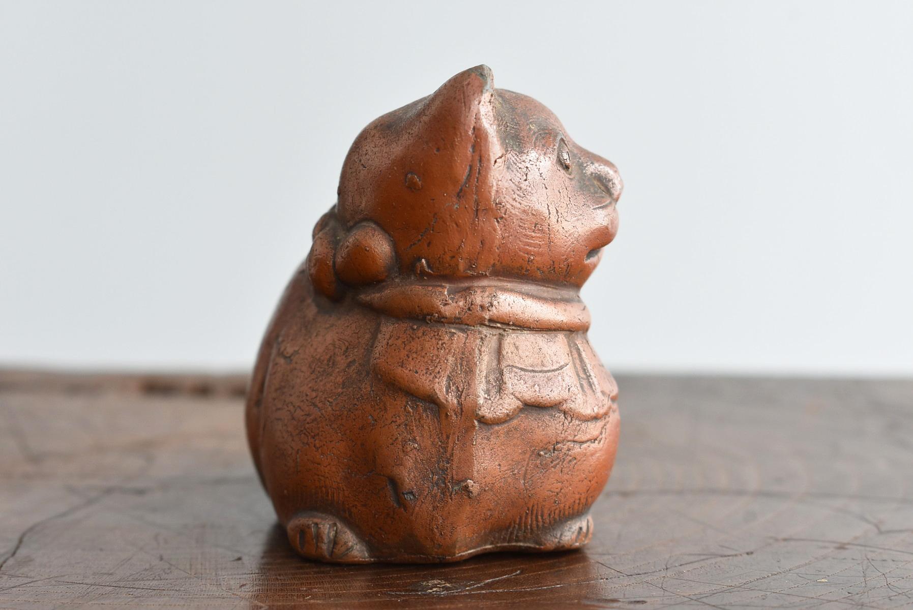 19th Century Old Cat Figurine Made of Japanese Pottery / Calligraphy Equipment / Edo-Meiji