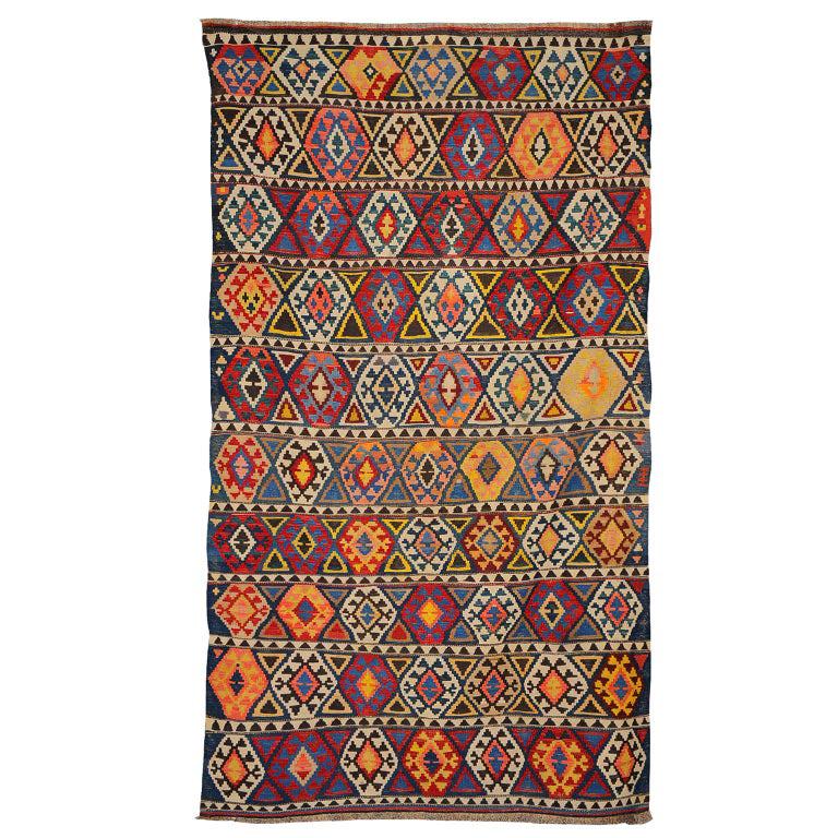 Antique polychromous Kazak: a perfect example of Caucasian kilim by textbook !
For Your floor or wall (I can give tips for hanging it).
. nr. 497 -
