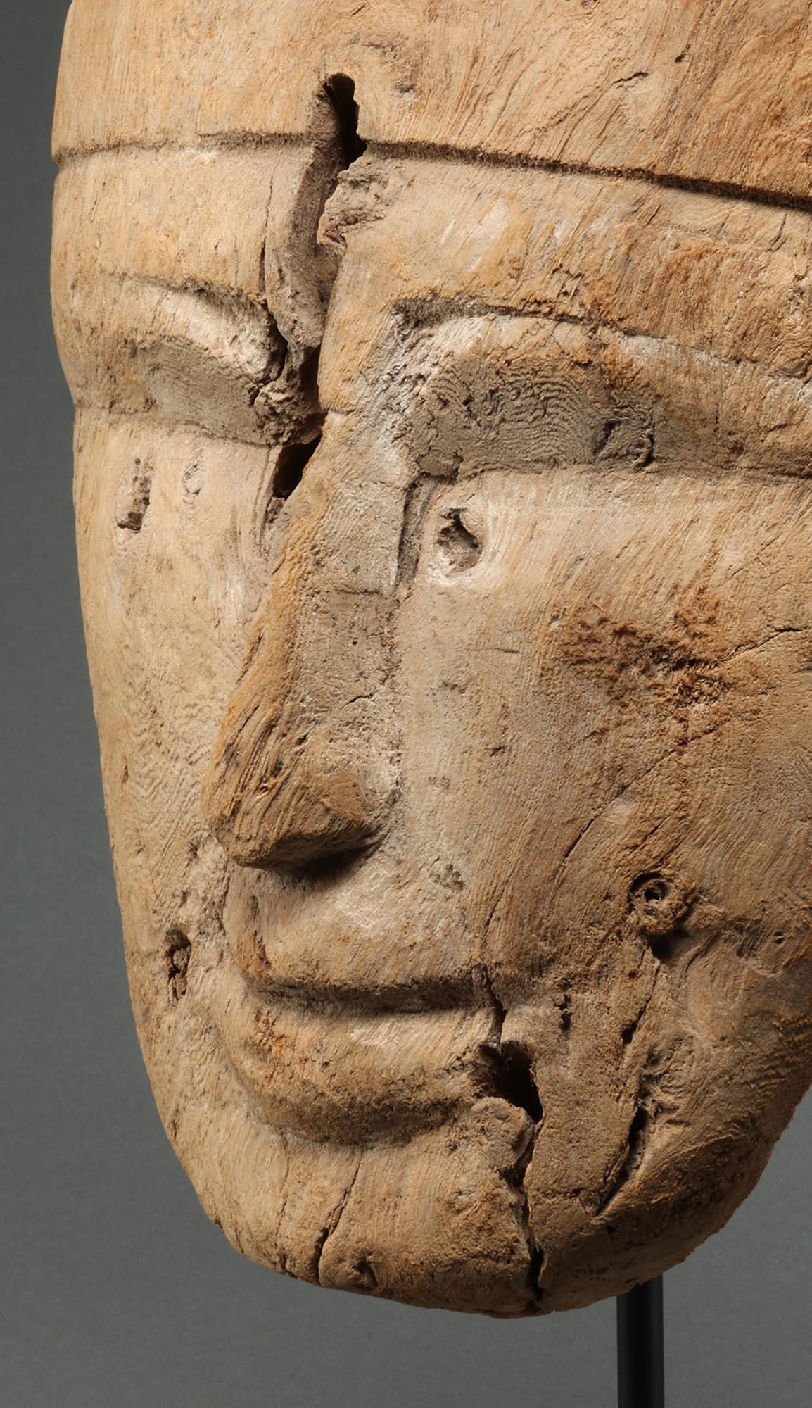 Masque de momie égyptienne en bois de vieux cèdre doux et raffiné en vente 4