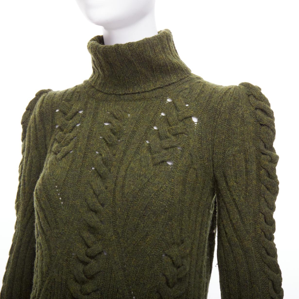 OLD CELINE 2010 Runway Phoebe Philo green wool cashmere cable knit dress S
Reference: NKLL/A00258
Brand: Celine
Designer: Phoebe Philo
Collection: Pre fall 2010 - Runway
Material: Wool, Cashmere
Color: Green
Pattern: Solid
Closure: Slip On
Extra