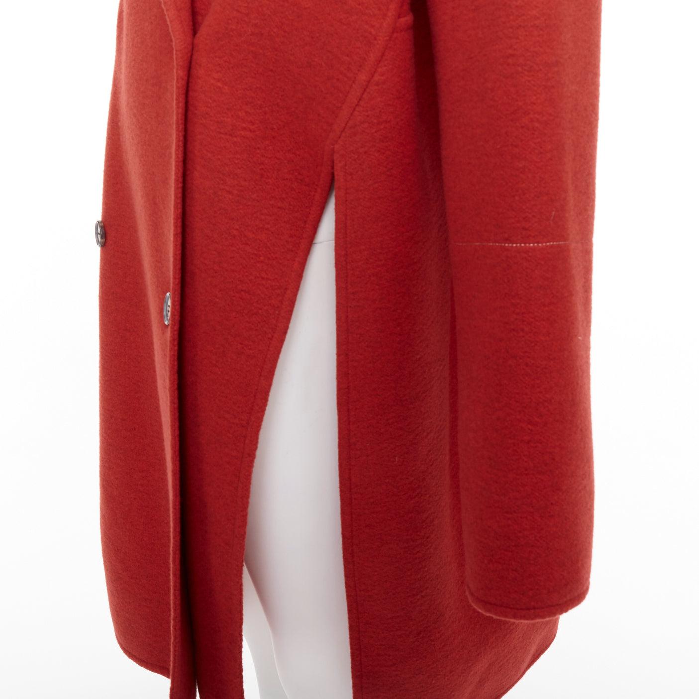 OLD CELINE Phoebe Philo 2017 100% Kaschmir rot doppelte Brust übergroßer Mantel mit Seitenschlitz FR36 S
Referenz: NKLL/A00579
Marke: Celine
Designer: Phoebe Philo
Modell: Kaschmirmantel in Übergröße
Collection'S: 2017
MATERIAL: 100% Kaschmir
Farbe: