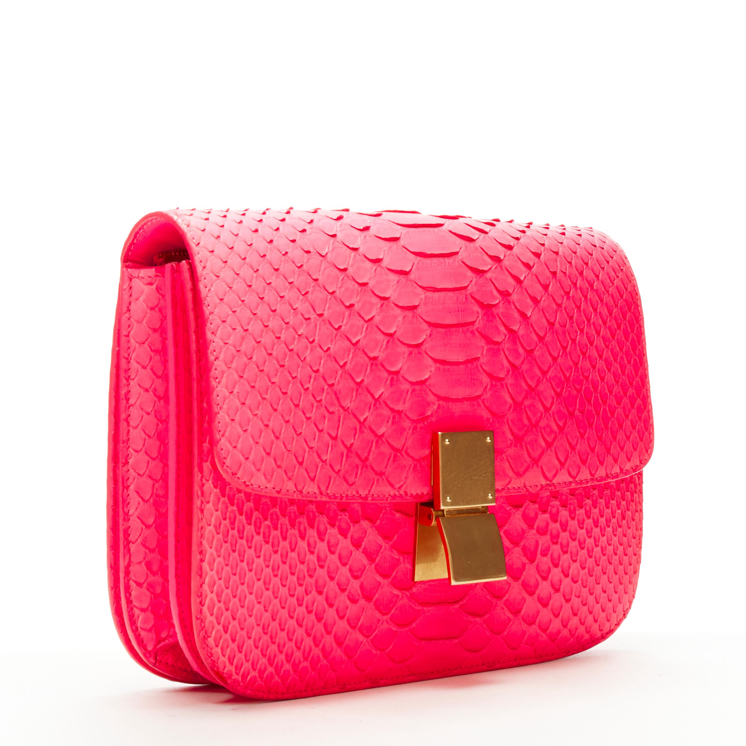 OLD CELINE Medium Classic Box Bag neon pink scaled leather flap crossbody In Excellent Condition For Sale In Hong Kong, NT