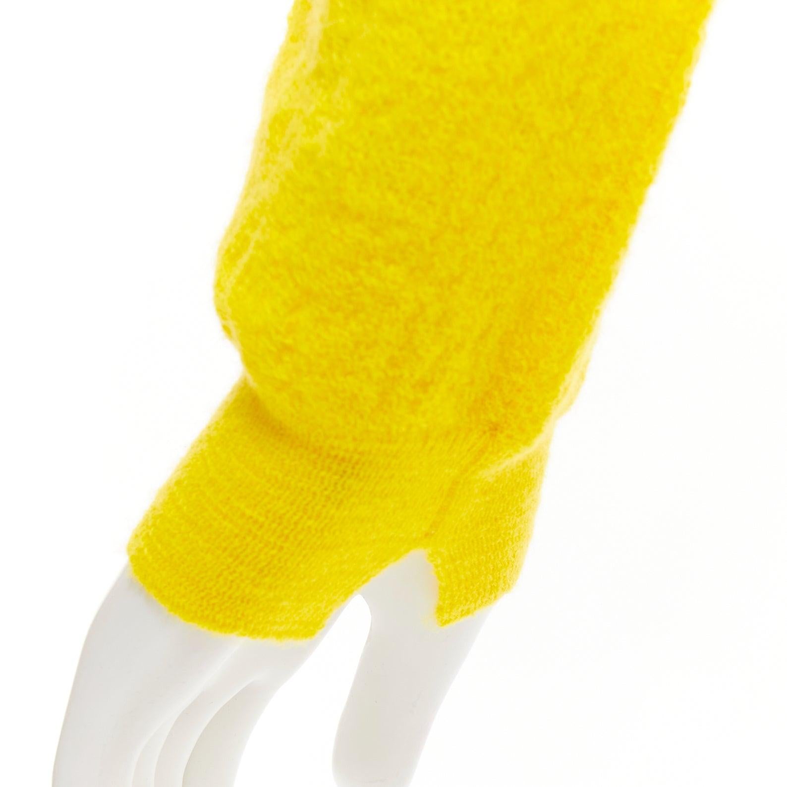 OLD CELINE Phoebe Philo 100% wool sunshine yellow crew neck sweater S
Reference: NKLL/A00152
Brand: Celine
Designer: Phoebe Philo
Material: Wool
Color: Yellow
Pattern: Solid
Closure: Pullover
Made in: China

CONDITION:
Condition: Excellent, this