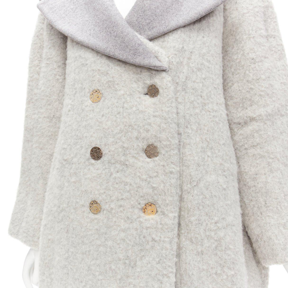 VECCHIO CELINE Phoebe Philo 2013 Cappotto in lana alpaca grigio FR38 M.
Riferimento: TGAS/D00789
Marchio: Celine
Designer: Phoebe Philo
Collezione: 2013 - Passerella
Materiale: Lana vergine, alpaca, misto
Colore: Grigio
Modello: Tinta