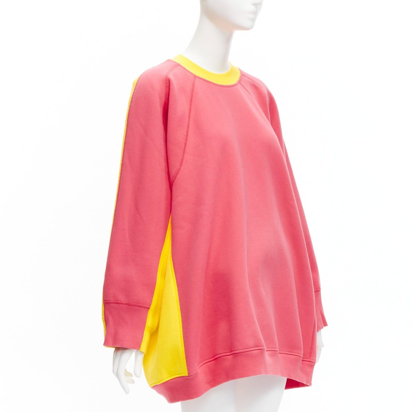 OLD CELINE Phoebe Philo 2018 pink yellow contrast back raglan oversized sweatshirt XS
Reference: TGAS/D00653
Brand: Celine
Designer: Phoebe Philo
Collection: 2018
Material: Cotton, Blend
Color: Yellow, Pink
Pattern: Solid
Closure: Pullover
Extra