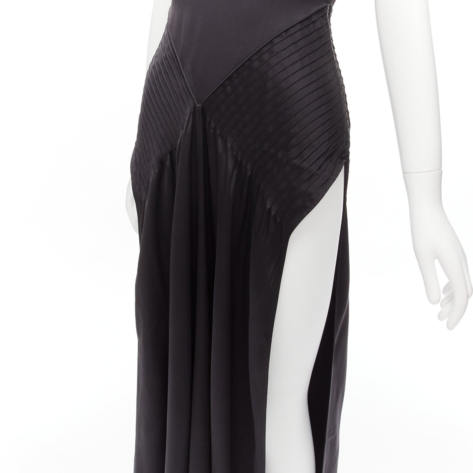 OLD CELINE Phoebe Philo black 100% silk pleat waist hip slit tunic dress FR34 XS
Reference: TGAS/D00852
Brand: Celine
Designer: Phoebe Philo
Material: Silk
Color: Black
Pattern: Solid
Closure: Zip
Lining: Black Silk
Extra Details: Side chunky zip
