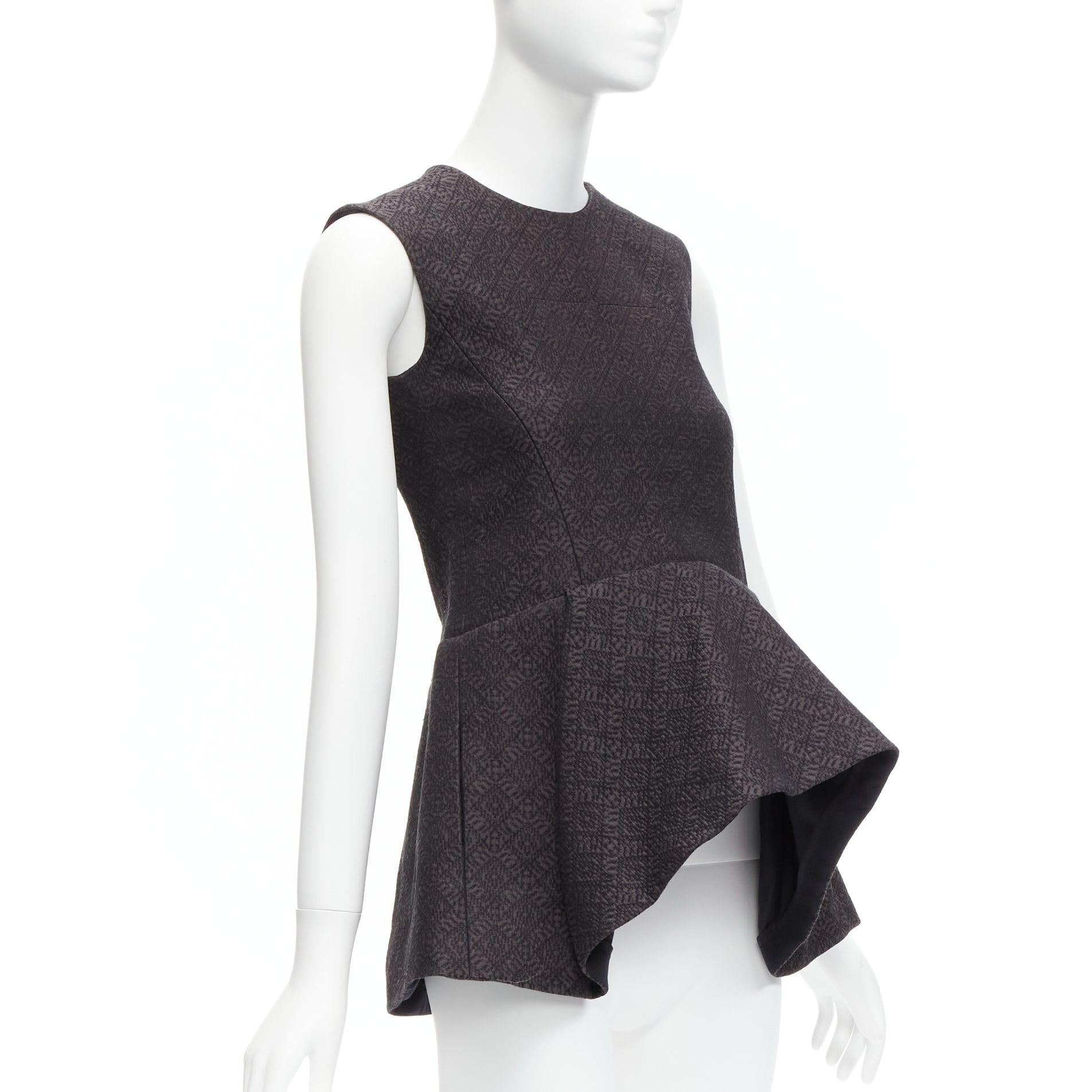 OLD CELINE Phoebe Philo black cotton jacquard waterfall peplum top FR34 XS
Reference: MEKK/A00017
Brand: Celine
Designer: Phoebe Philo
Material: Cotton, Blend
Color: Black
Pattern: Abstract
Closure: Zip
Lining: Black Fabric
Extra Details: Back