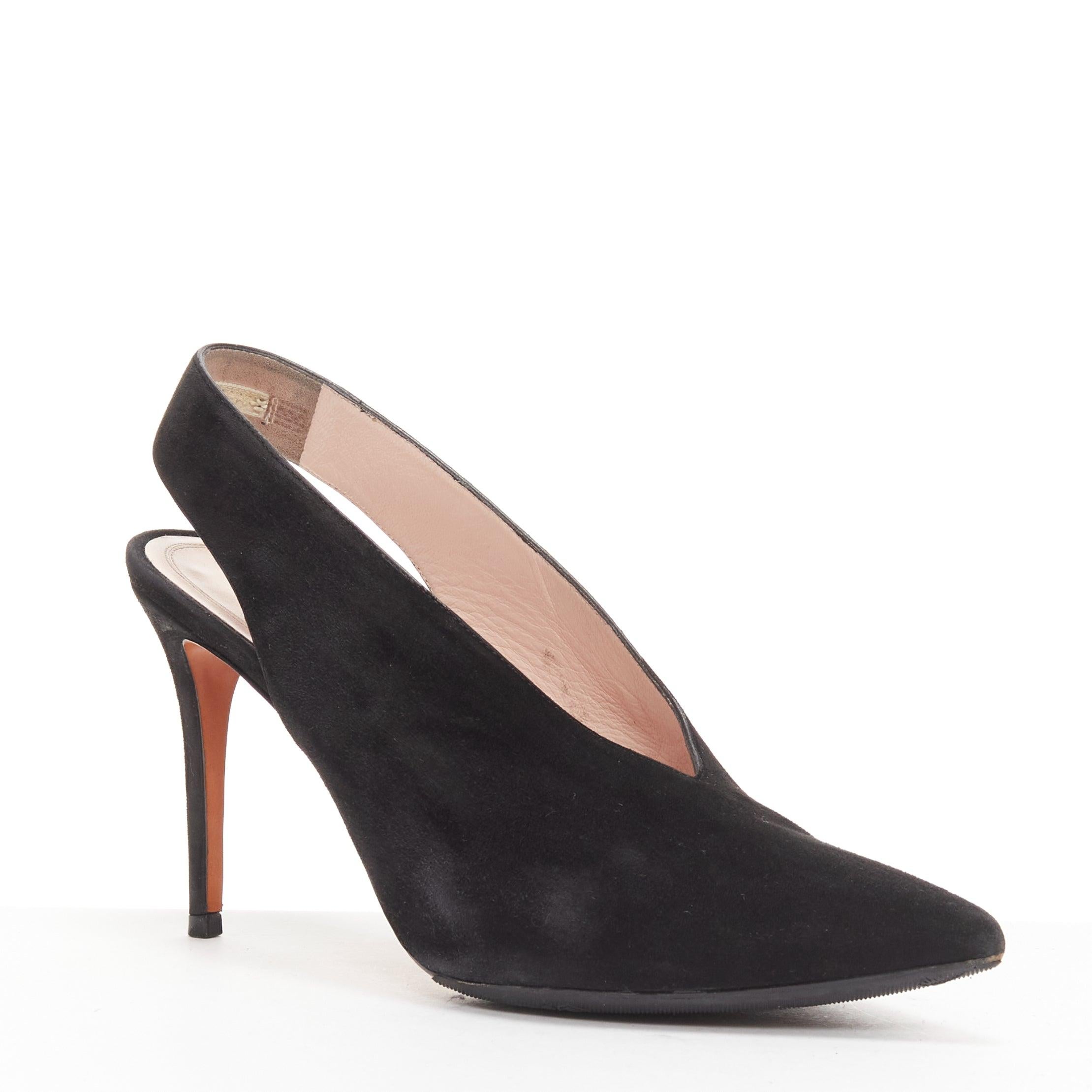 OLD CELINE Phoebe Philo black suede pointed toe slingback stiletto heels EU38.5
Reference: CAWG/A00245
Brand: Celine
Designer: Phoebe Philo
Material: Suede
Color: Black
Pattern: Solid
Closure: Slingback
Lining: Nude Leather
Made in: