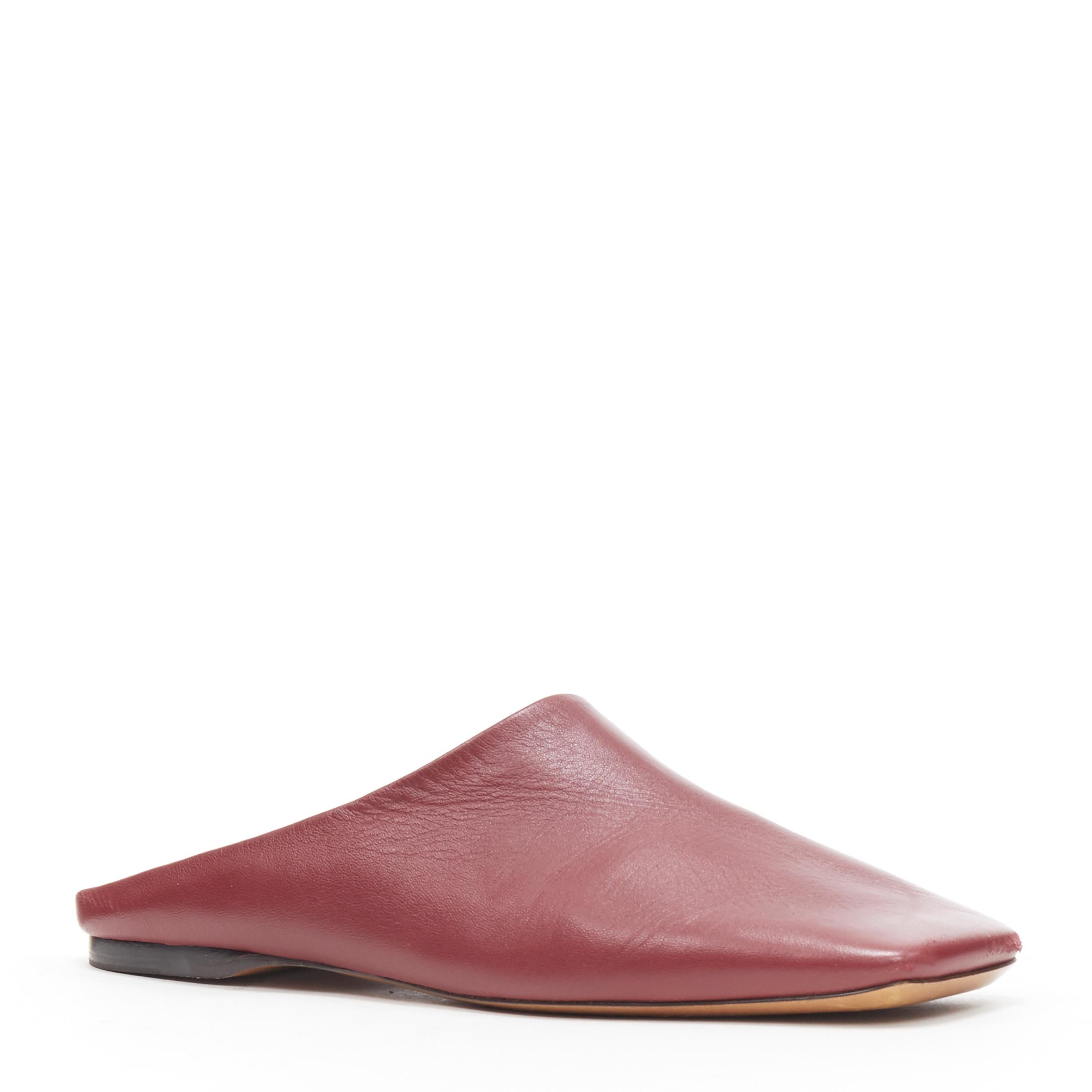OLD CELINE PHOEBE PHILO burgundy red square toe babouche moccasin flats EU37.5 
Reference: LNKO/A01670 
Brand: Celine 
Designer: Phoebe Philo 
Model: Babouche 
Material: Leather 
Color: Burgundy 
Pattern: Solid 
Extra Detail: Square toe. Slip on