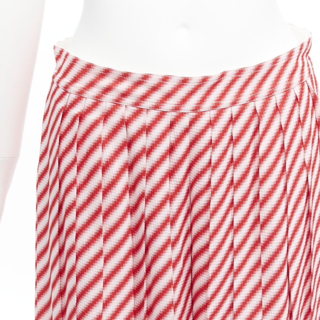 OLD CELINE PHOEBE PHILO red white diagonal stripe pleated wide leg culottes pants FR40 L
Reference: TGAS/D00384
Brand: Celine
Designer: Phoebe Philo
Material: Viscose, Acetate
Color: Red, White
Pattern: Striped
Closure: Zip Fly
Lining: White
