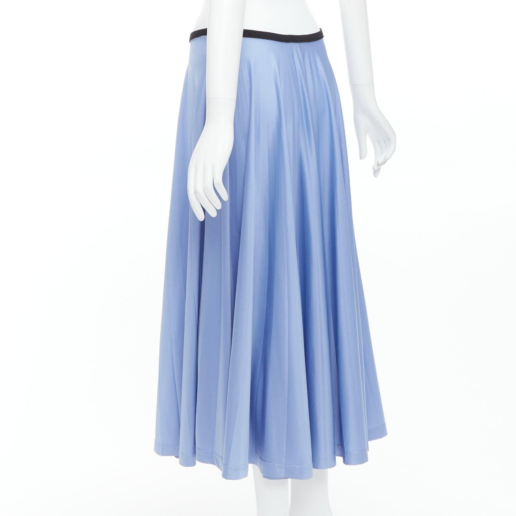 VECCHIA Celine Phoebe Philo gonna a pieghe blu cielo con cintura nera FR34 XS in vendita 1
