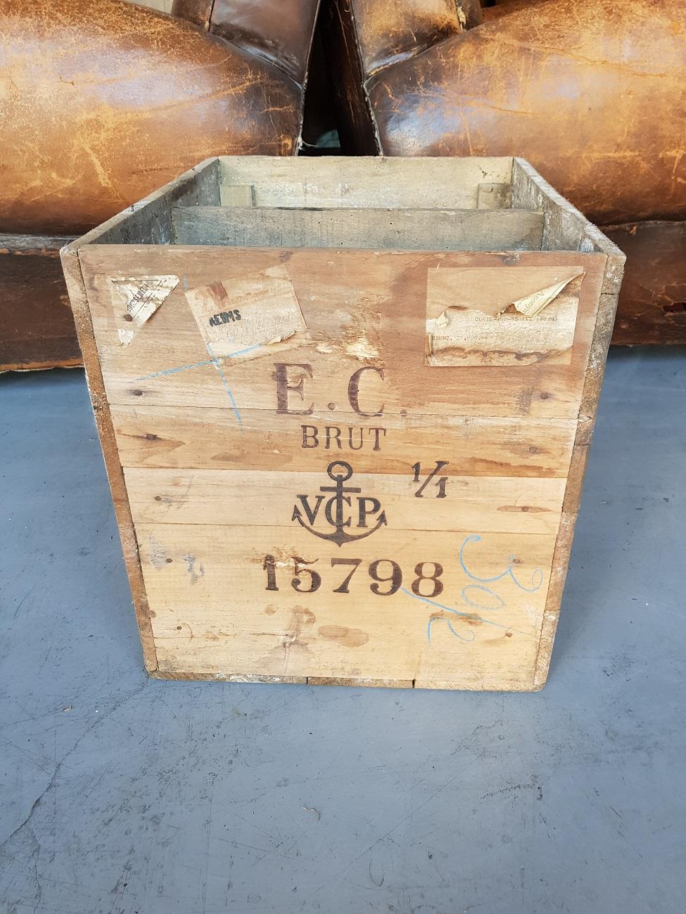 Beautiful old wooden French Veuve Clicquot Ponsardin champagne bottles box from the 1950s or older.

The measurements are,
Depth 39.5 cm/ 15.5 inch.
Width 47 cm/ 18.5 inch.
Height 42 cm/ 16.5 inch.