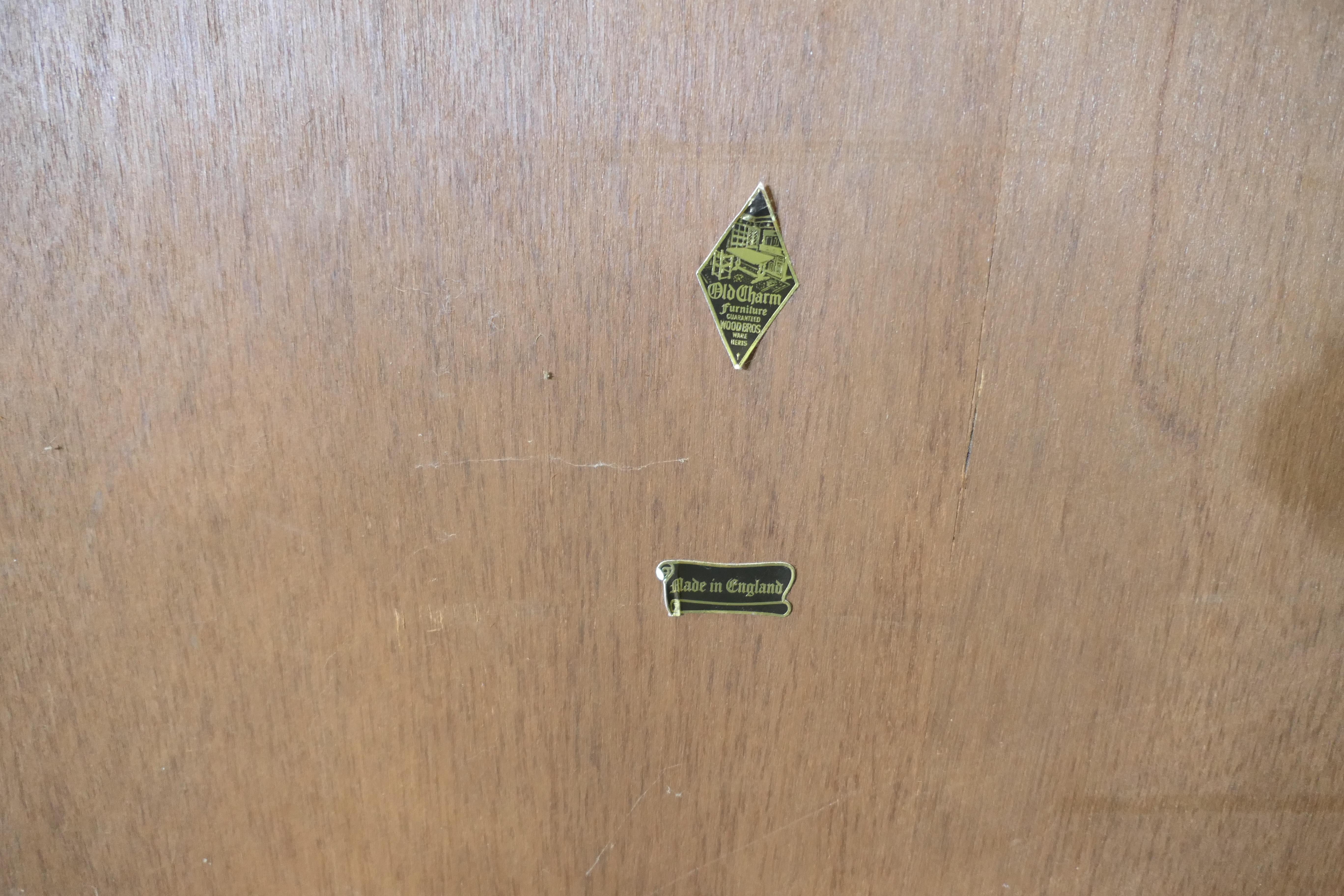 Trumeau en chêne vieux charme, triple miroir   Il s'agit d'une grande pièce de qualité en vente 3