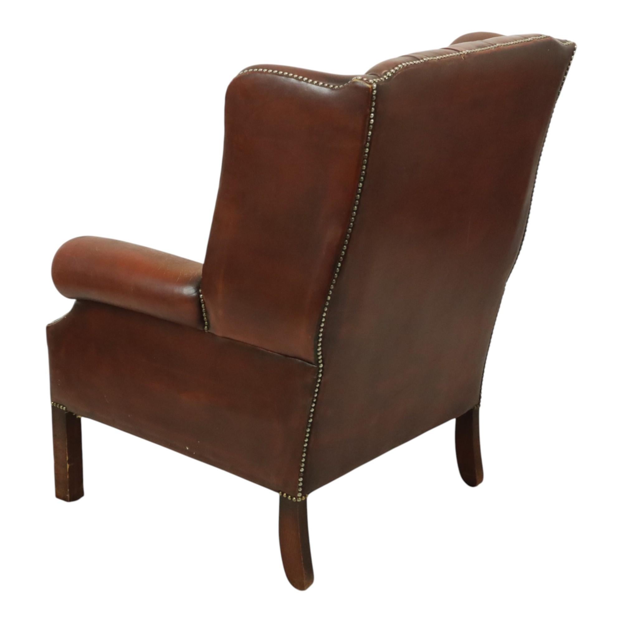 Alter Chesterfield Sessel Brauner Leder Ohrensessel im Angebot 4