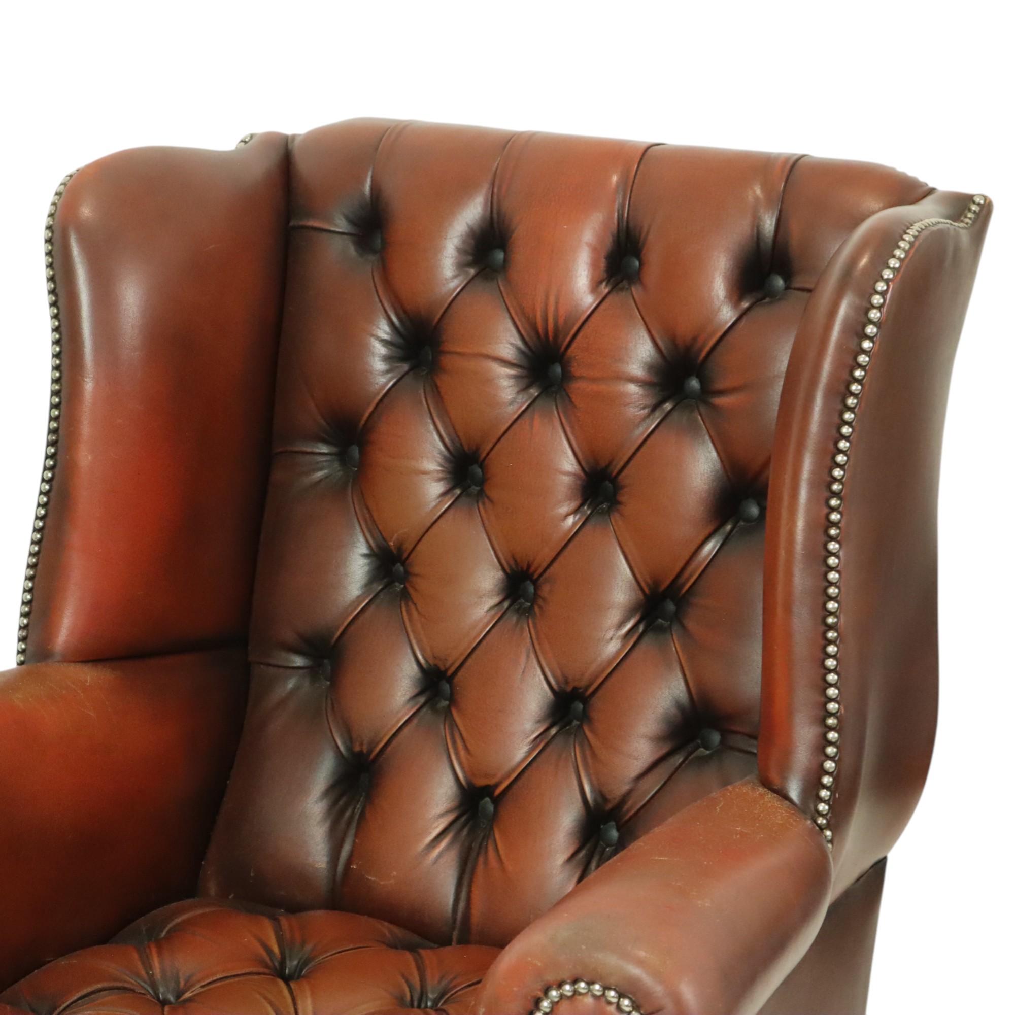 Alter Chesterfield Sessel Brauner Leder Ohrensessel im Zustand „Gut“ im Angebot in Poperinge, BE