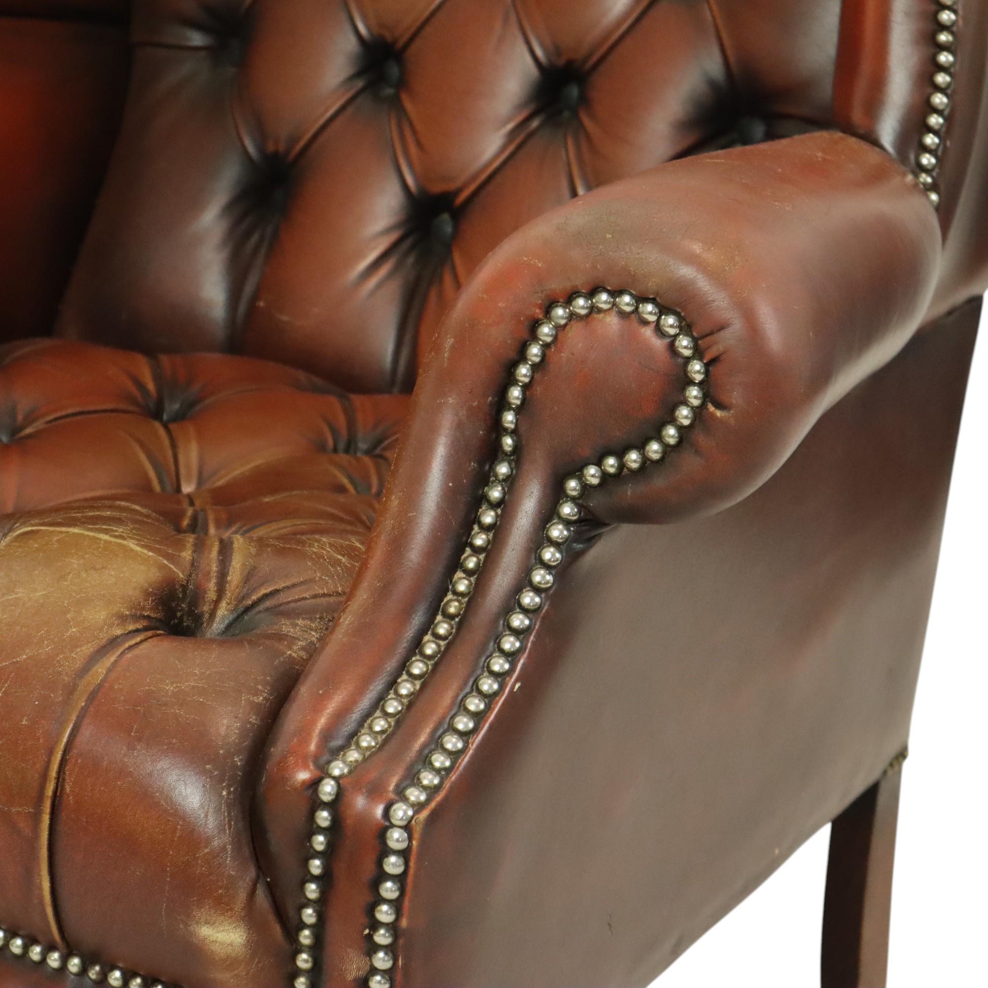 Alter Chesterfield Sessel Brauner Leder Ohrensessel im Angebot 1