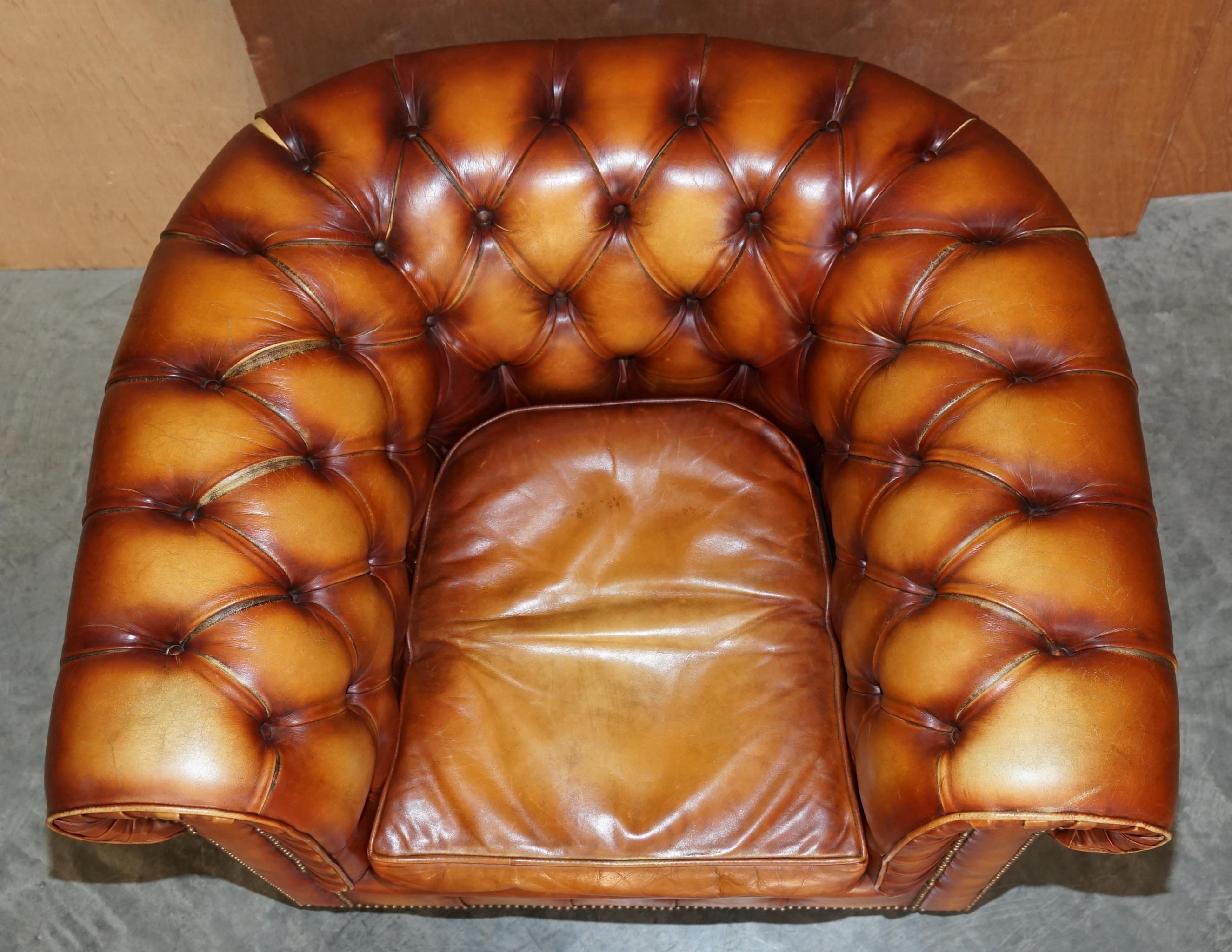 Old Chesterfield Club Three Piece Sofa & Pair of Armchairs Suite Brown Leather For Sale 5