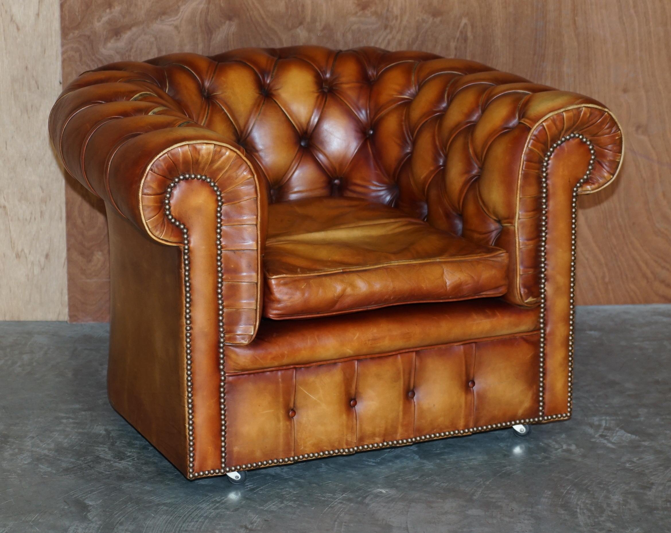 Old Chesterfield Club Three Piece Sofa & Pair of Armchairs Suite Brown Leather For Sale 3