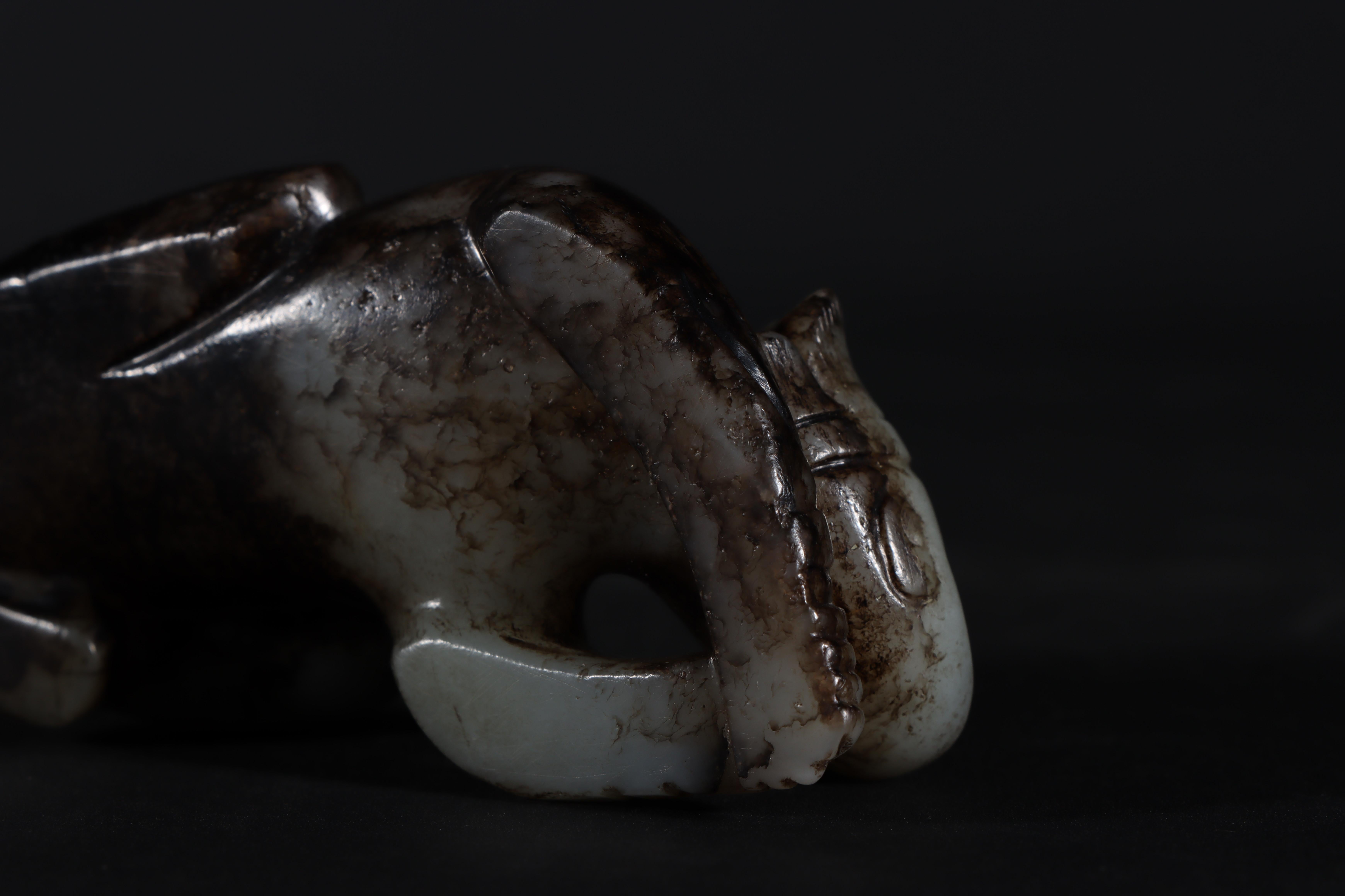 Old Chinese Art Jade Carving Laying Figurine with Animal Body Sculpture 4