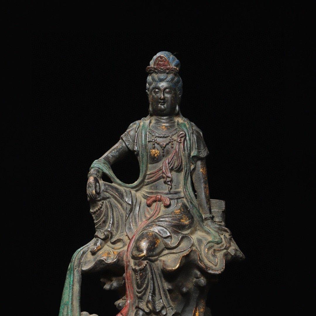 Bronze ancien chinois Guanyin Bodhisattva en position d'aisance royale État moyen - En vente à 景德镇市, CN