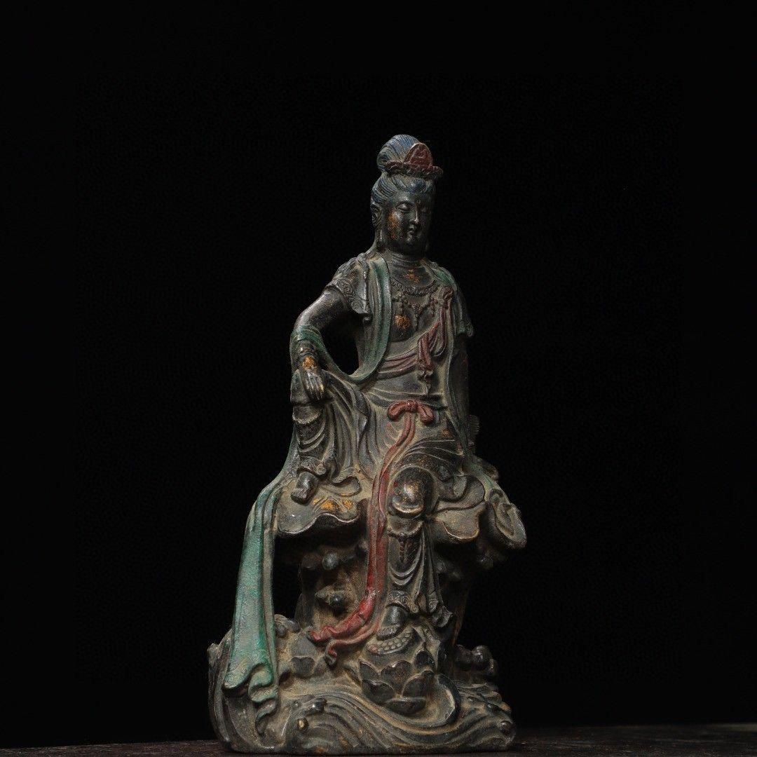 Bronze ancien chinois Guanyin Bodhisattva en position d'aisance royale en vente 2