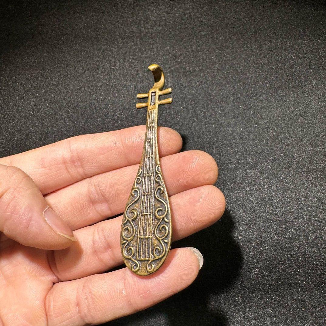Old Chinese Bronze Musical Instrument Pipa In Fair Condition For Sale In 景德镇市, CN