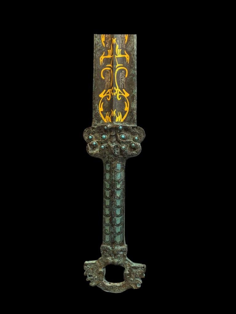 Old Chinese Bronze Sword with Old Patterns In Fair Condition In 景德镇市, CN