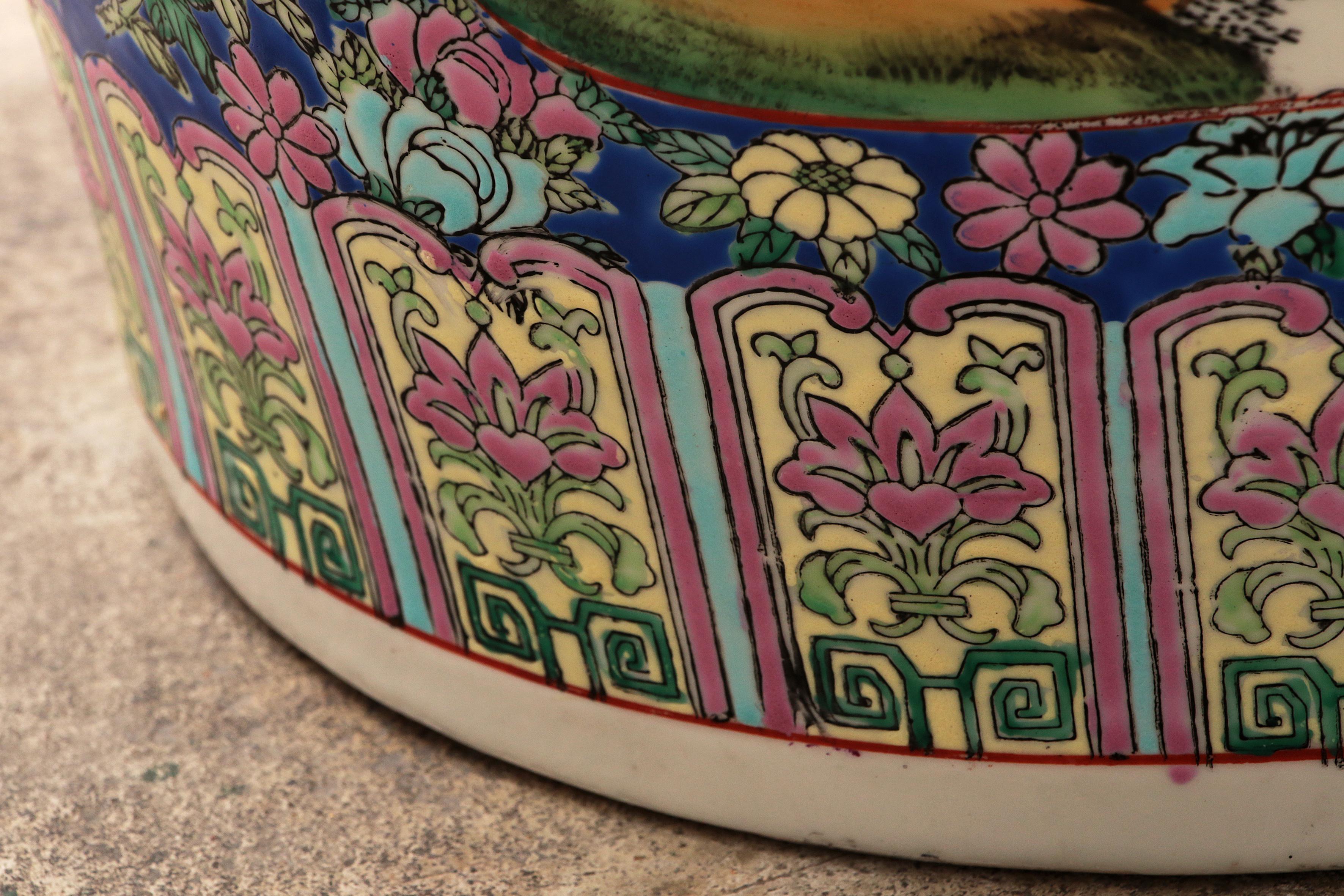 Alte chinesische handbemalte Keramikvase, 1920 im Angebot 7