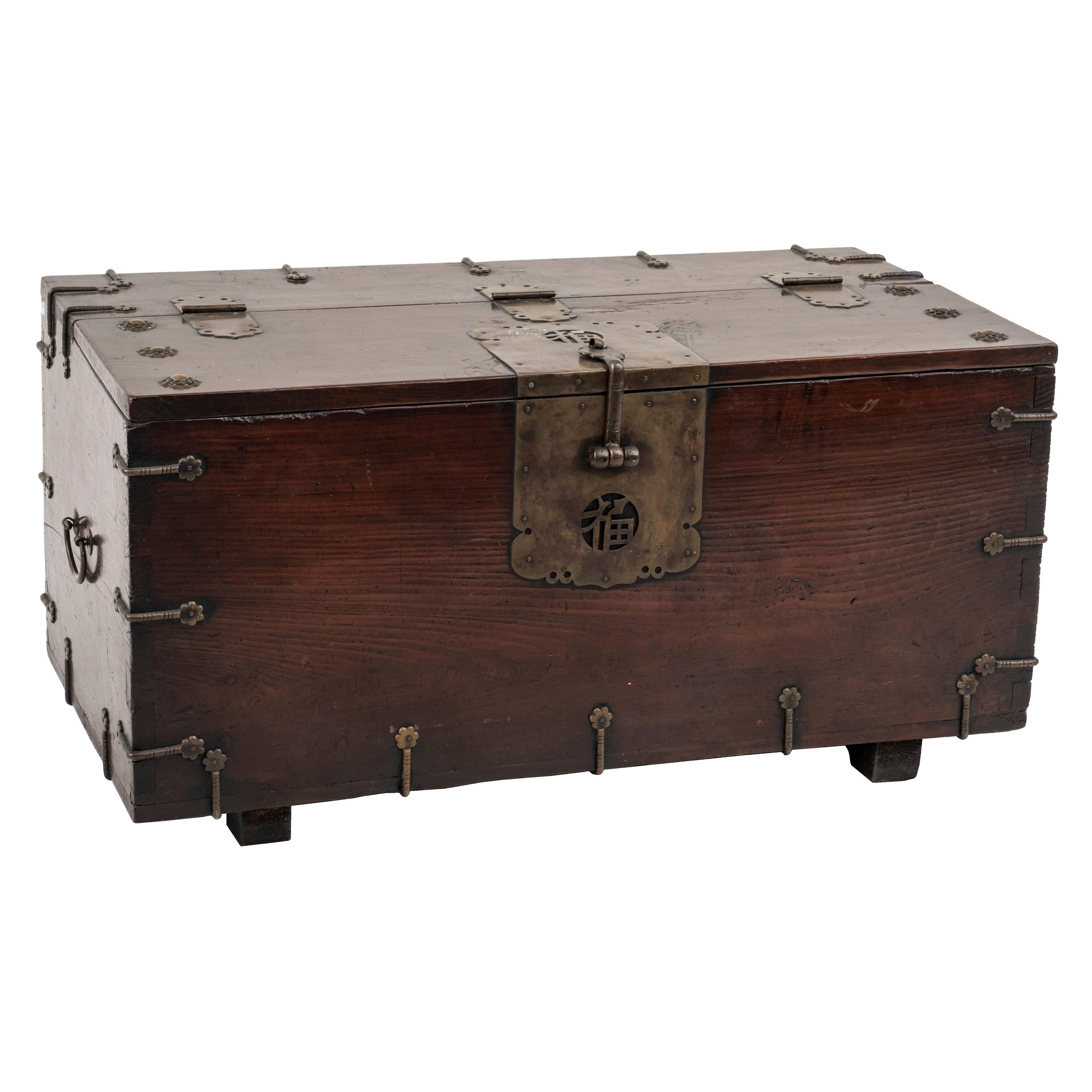 Old Chinese Chest in Wood with Decorations and Bronze Lock, 20th Century For Sale