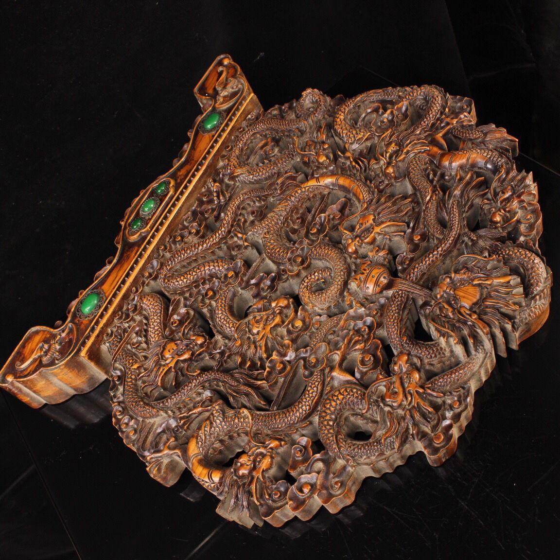 Ancienne  Paravent chinois de 50 cm de grande taille en bois sculpté à la main représentant neuf dragons en vente 1