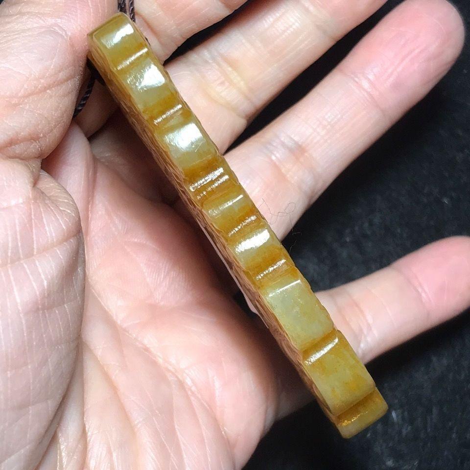 Ancien collier pendentif en jade Hetian sculpté représentant un masque de bêtes double face État moyen - En vente à 景德镇市, CN
