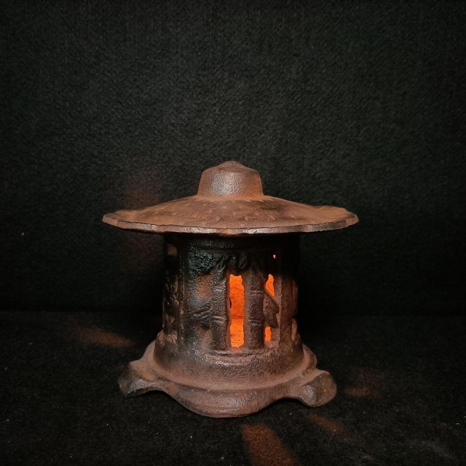 Old Chinese Iron Lantern In Fair Condition For Sale In 景德镇市, CN