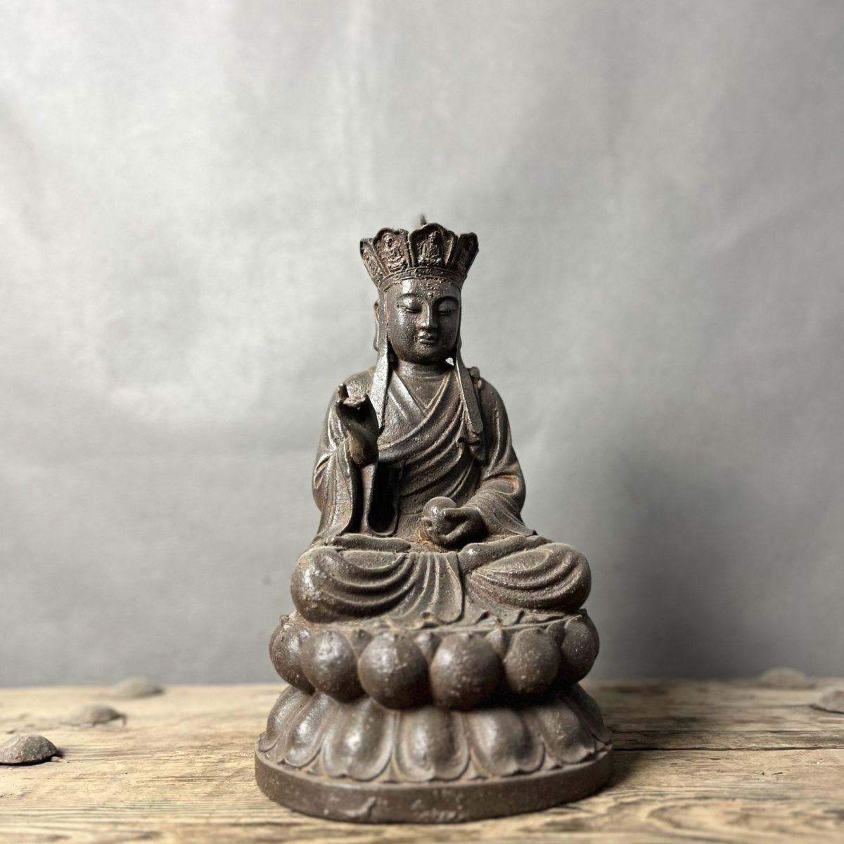 Ancienne statue chinoise de Bouddha Bodhisattva assis en fer Kṣitigarbha État moyen - En vente à 景德镇市, CN
