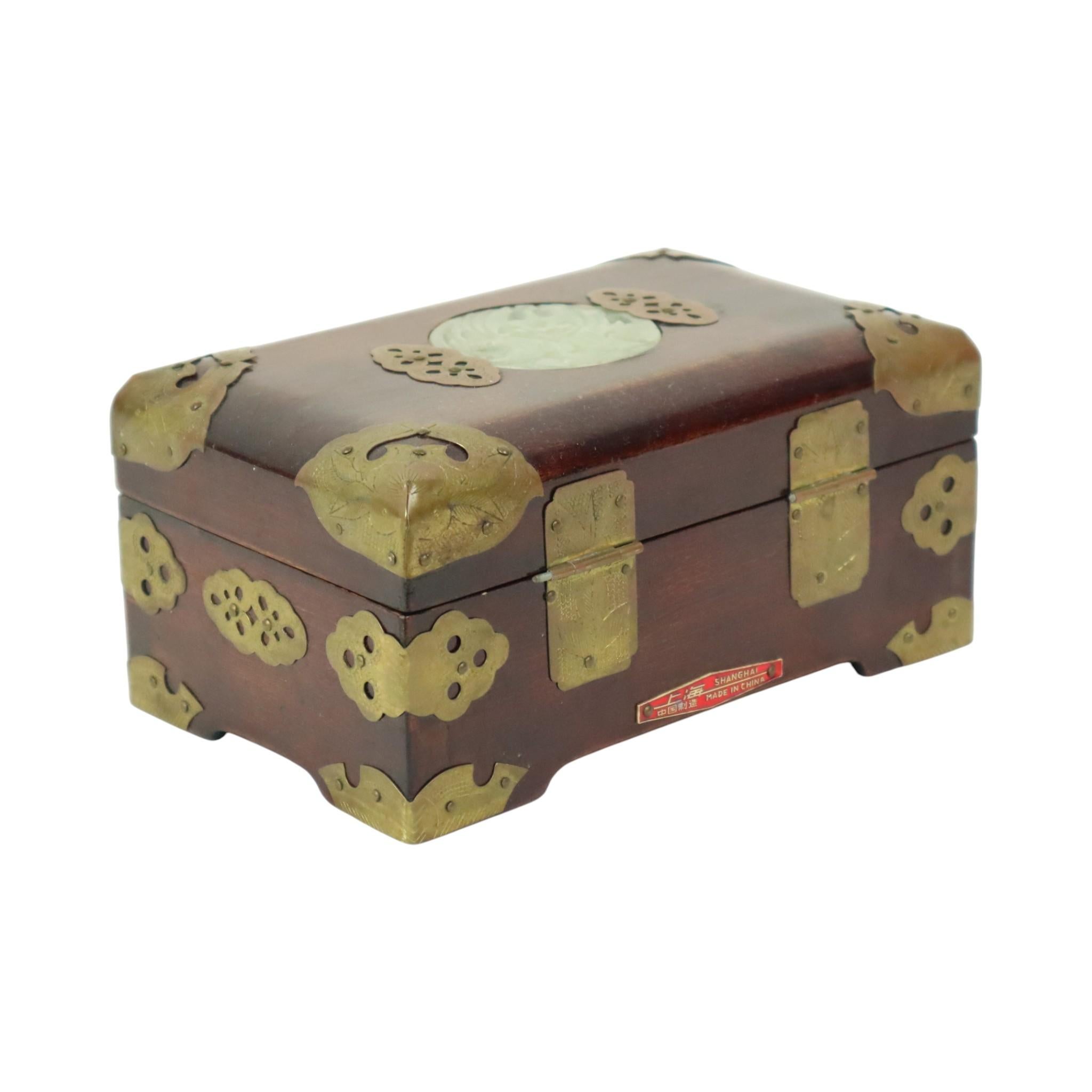 Ancienne boîte à bijoux chinoise Boîte à bijoux Jade Laiton en vente 1