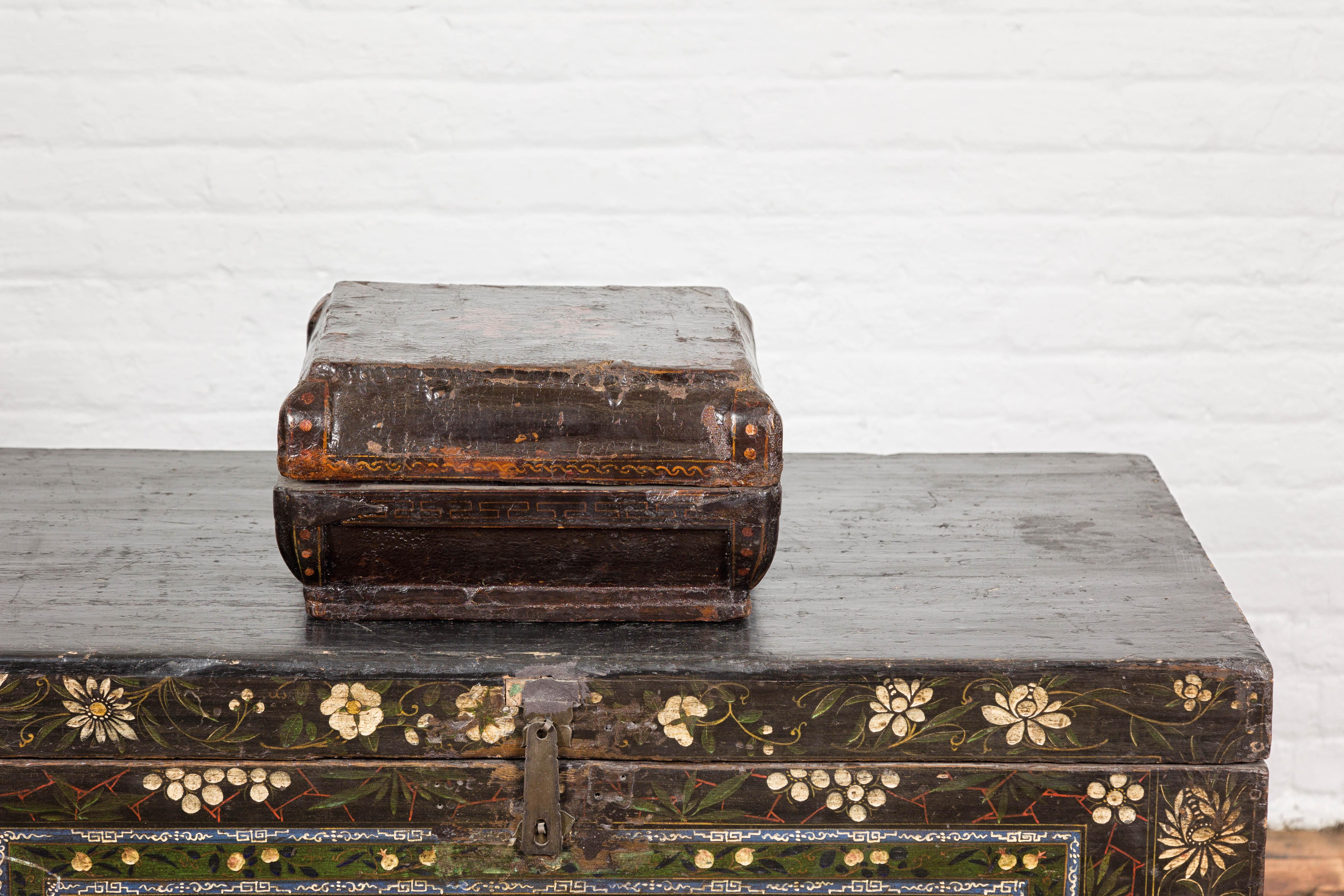 Old Chinese Lacquered Fabric over Wood Box with Calligraphy and Iron Braces In Good Condition For Sale In Yonkers, NY